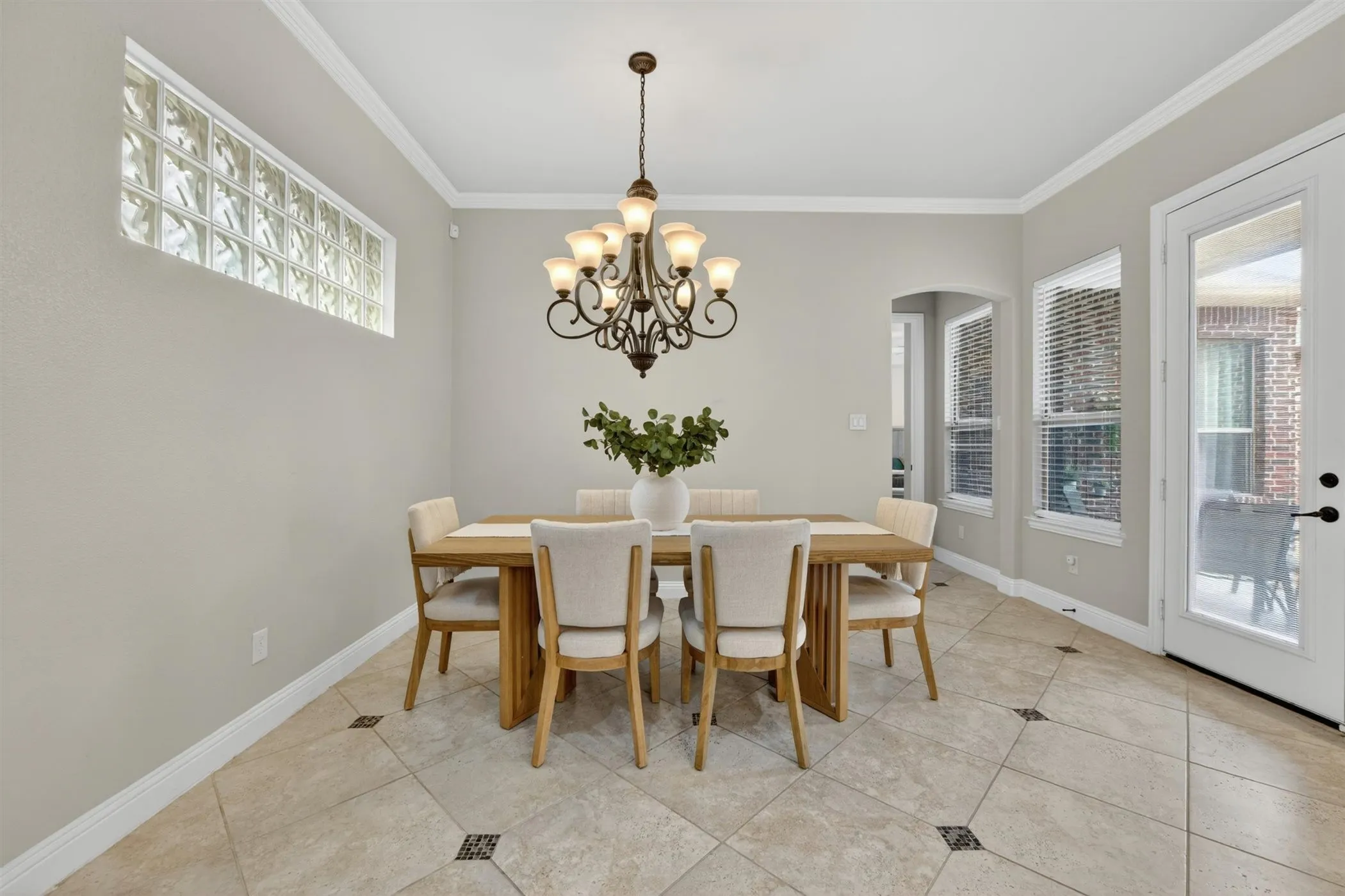 Single Family Residence For Sale in Collin County , 2213 Leonardo Court, Plano, Texas 75025, 4 Bedroom, 4 Bathroom, 2 Garage spaces, 3,224 Sqft, built in 2015, mls#21216240, Real Estate Agent in Plano, Homes For Sale in Collin county, Homes For Sale in Plano, Realtor in Plano Texas, Real Estate Brokerage Independent Realty Texas, Luminita Cordes Realtor