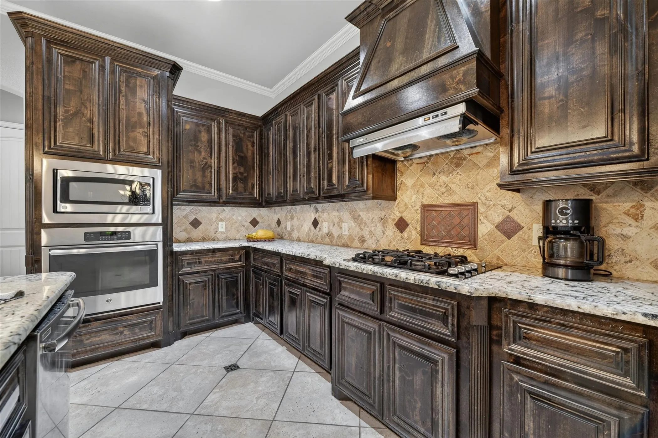 Single Family Residence For Sale in Collin County , 2213 Leonardo Court, Plano, Texas 75025, 4 Bedroom, 4 Bathroom, 2 Garage spaces, 3,224 Sqft, built in 2015, mls#21216240, Real Estate Agent in Plano, Homes For Sale in Collin county, Homes For Sale in Plano, Realtor in Plano Texas, Real Estate Brokerage Independent Realty Texas, Luminita Cordes Realtor