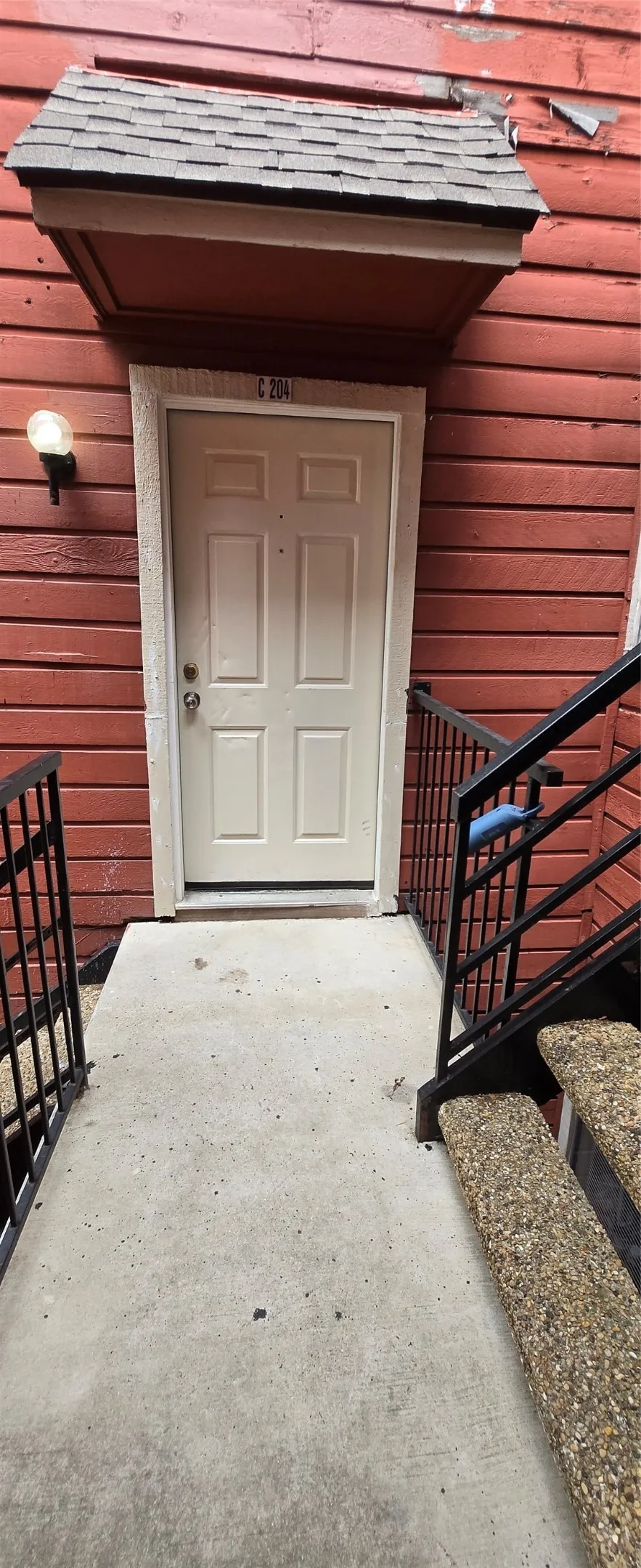 Condominium For Sale in Dallas County , 9805 Walnut Street 204, Dallas, Texas 75243, 2 Bedroom, 2 Bathroom, Garage spaces, 894 Sqft, built in 1981, Price $75,000, mls#21306177, Real Estate Agent in Dallas, Homes For Sale in Dallas county, Homes For Sale in Dallas, Realtor in Dallas Texas, Real Estate Brokerage Independent Realty Texas, Luminita Cordes Realtor
