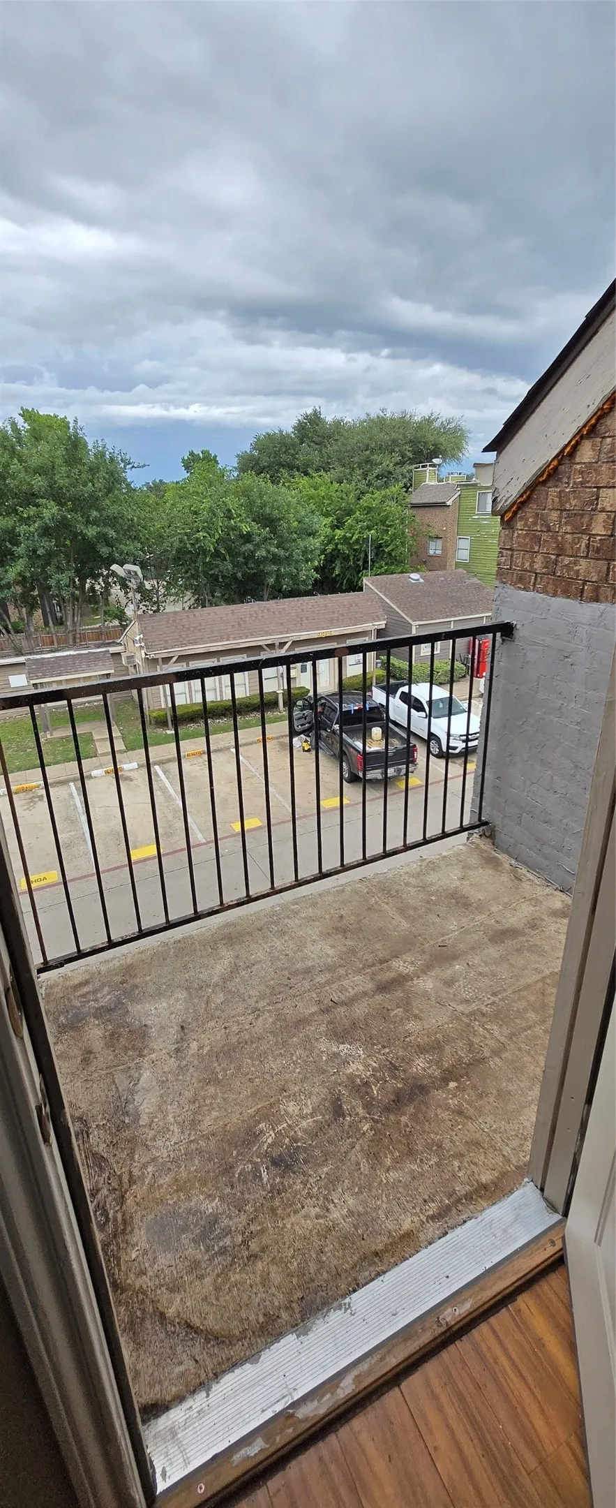 Condominium For Sale in Dallas County , 9805 Walnut Street 204, Dallas, Texas 75243, 2 Bedroom, 2 Bathroom, Garage spaces, 894 Sqft, built in 1981, Price $75,000, mls#21306177, Real Estate Agent in Dallas, Homes For Sale in Dallas county, Homes For Sale in Dallas, Realtor in Dallas Texas, Real Estate Brokerage Independent Realty Texas, Luminita Cordes Realtor