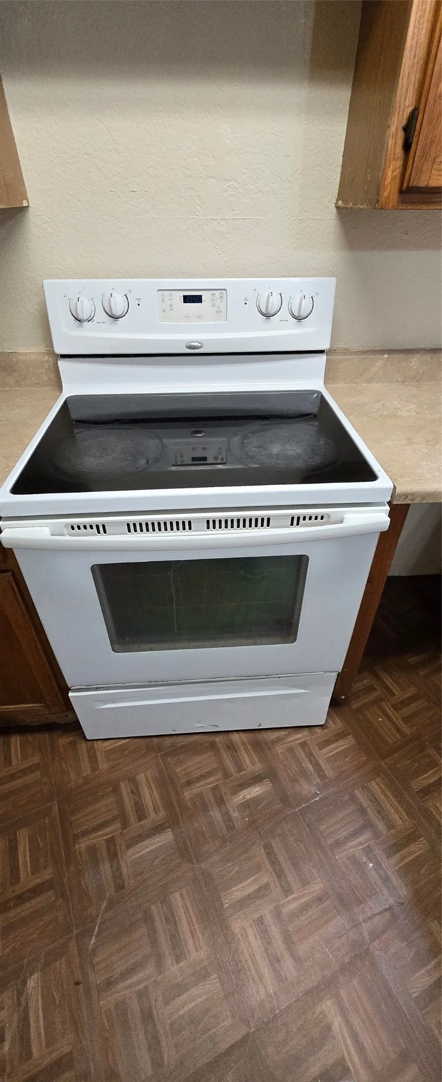 Condominium For Sale in Dallas County , 9805 Walnut Street 204, Dallas, Texas 75243, 2 Bedroom, 2 Bathroom, Garage spaces, 894 Sqft, built in 1981, Price $75,000, mls#21306177, Real Estate Agent in Dallas, Homes For Sale in Dallas county, Homes For Sale in Dallas, Realtor in Dallas Texas, Real Estate Brokerage Independent Realty Texas, Luminita Cordes Realtor
