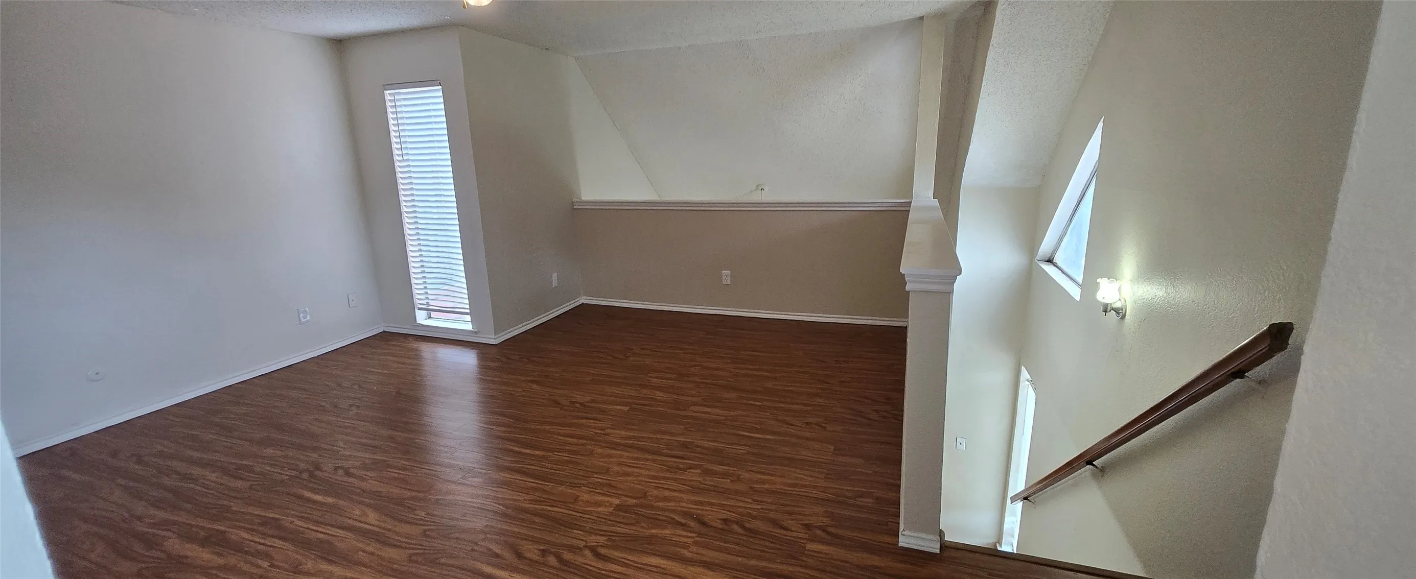 Condominium For Sale in Dallas County , 9805 Walnut Street 204, Dallas, Texas 75243, 2 Bedroom, 2 Bathroom, Garage spaces, 894 Sqft, built in 1981, Price $75,000, mls#21306177, Real Estate Agent in Dallas, Homes For Sale in Dallas county, Homes For Sale in Dallas, Realtor in Dallas Texas, Real Estate Brokerage Independent Realty Texas, Luminita Cordes Realtor