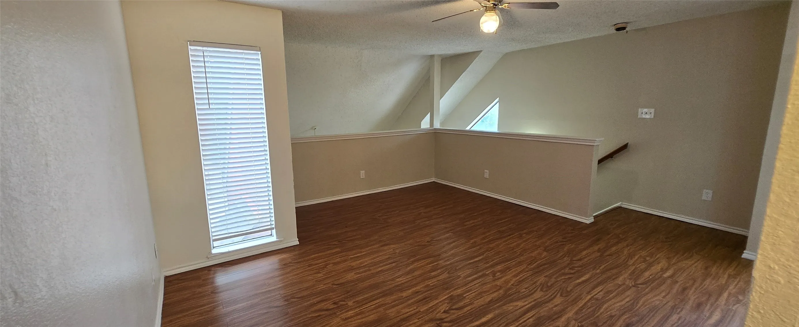 Condominium For Sale in Dallas County , 9805 Walnut Street 204, Dallas, Texas 75243, 2 Bedroom, 2 Bathroom, Garage spaces, 894 Sqft, built in 1981, Price $75,000, mls#21306177, Real Estate Agent in Dallas, Homes For Sale in Dallas county, Homes For Sale in Dallas, Realtor in Dallas Texas, Real Estate Brokerage Independent Realty Texas, Luminita Cordes Realtor