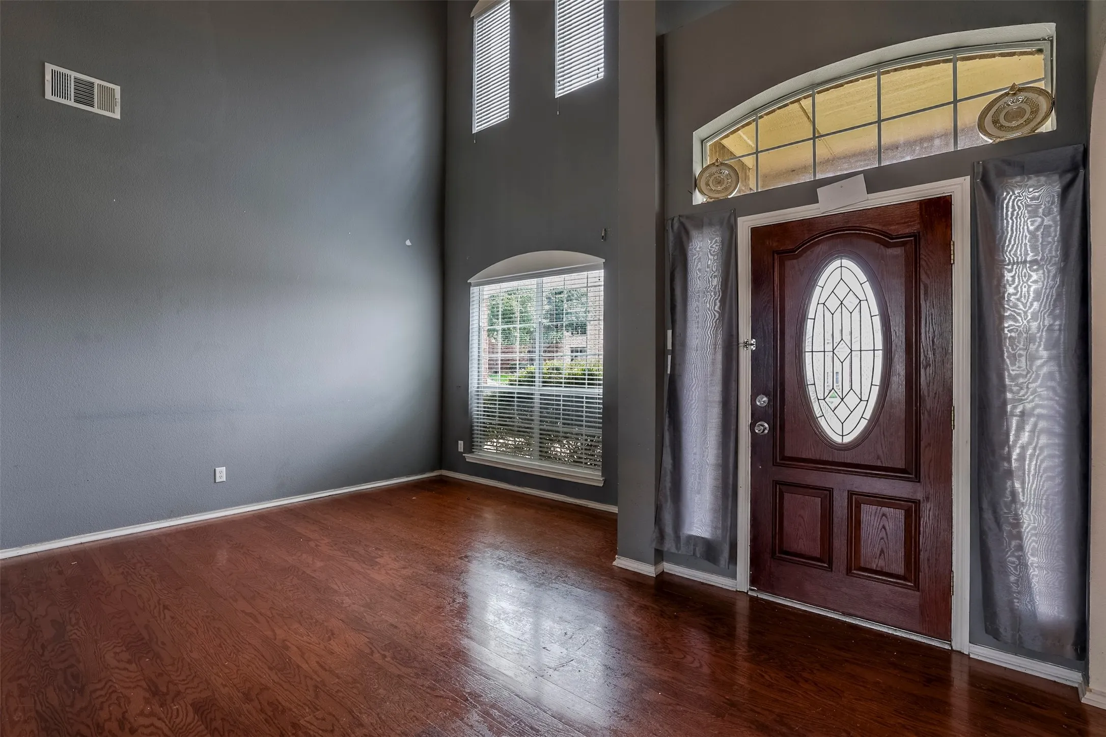 Single Family Residence For Sale in Tarrant County , 8128 Geranium Lane, Fort Worth, Texas 76123, 3 Bedroom, 3 Bathroom, 2 Garage spaces, 3,241 Sqft, built in 2004, mls#21306178, Real Estate Agent in Fort Worth, Homes For Sale in Tarrant county, Homes For Sale in Fort Worth, Realtor in Fort Worth Texas, Real Estate Brokerage Independent Realty Texas, Luminita Cordes Realtor