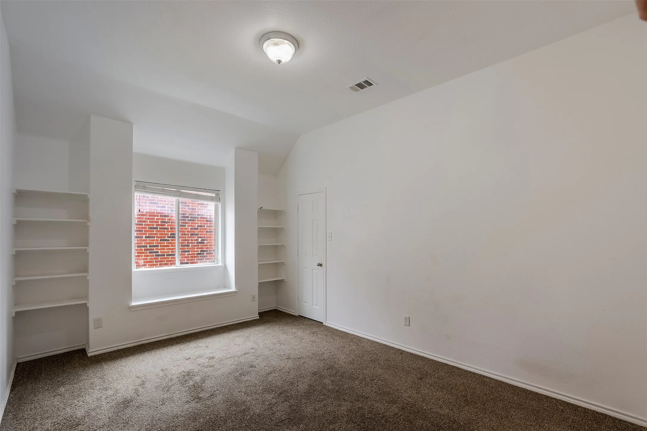 Single Family Residence For Sale in Tarrant County , 8128 Geranium Lane, Fort Worth, Texas 76123, 3 Bedroom, 3 Bathroom, 2 Garage spaces, 3,241 Sqft, built in 2004, mls#21306178, Real Estate Agent in Fort Worth, Homes For Sale in Tarrant county, Homes For Sale in Fort Worth, Realtor in Fort Worth Texas, Real Estate Brokerage Independent Realty Texas, Luminita Cordes Realtor
