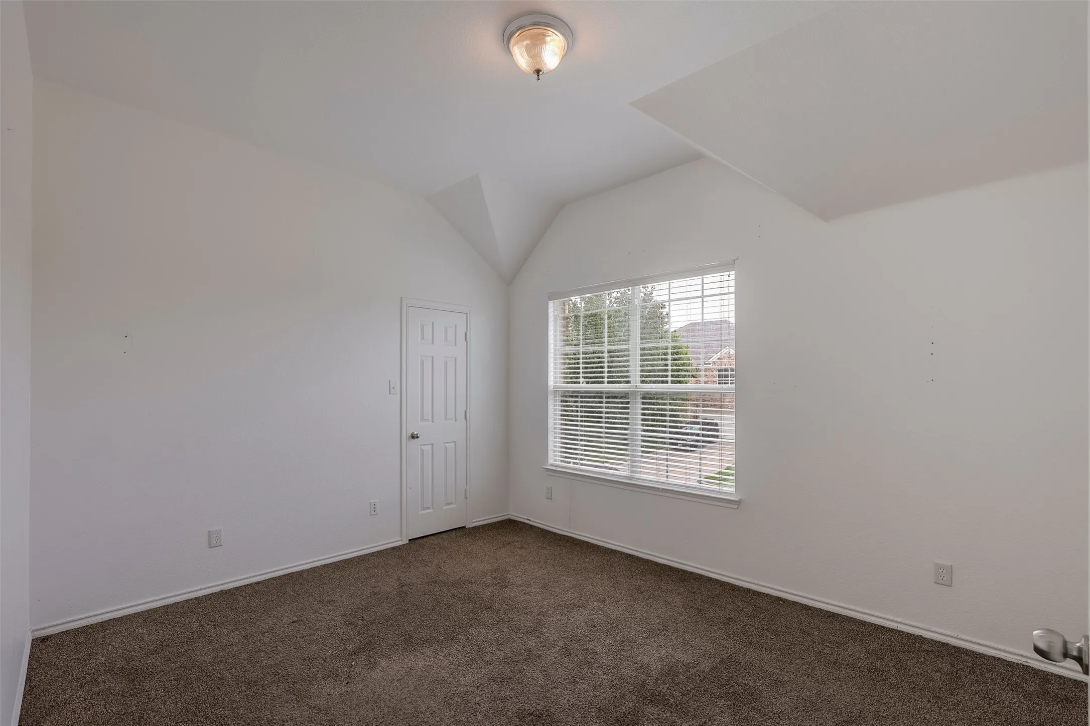 Single Family Residence For Sale in Tarrant County , 8128 Geranium Lane, Fort Worth, Texas 76123, 3 Bedroom, 3 Bathroom, 2 Garage spaces, 3,241 Sqft, built in 2004, mls#21306178, Real Estate Agent in Fort Worth, Homes For Sale in Tarrant county, Homes For Sale in Fort Worth, Realtor in Fort Worth Texas, Real Estate Brokerage Independent Realty Texas, Luminita Cordes Realtor