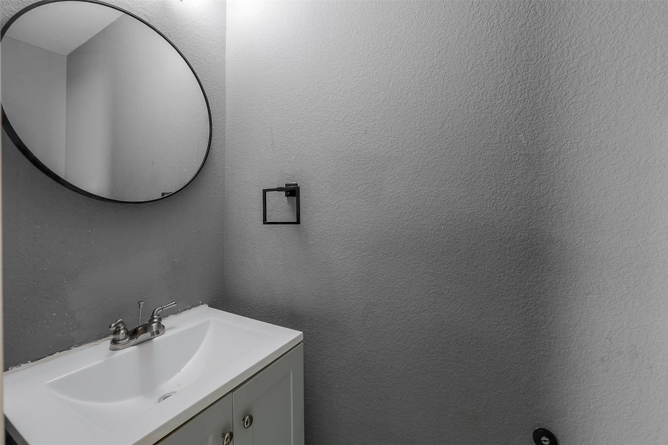 Single Family Residence For Sale in Tarrant County , 8128 Geranium Lane, Fort Worth, Texas 76123, 3 Bedroom, 3 Bathroom, 2 Garage spaces, 3,241 Sqft, built in 2004, mls#21306178, Real Estate Agent in Fort Worth, Homes For Sale in Tarrant county, Homes For Sale in Fort Worth, Realtor in Fort Worth Texas, Real Estate Brokerage Independent Realty Texas, Luminita Cordes Realtor
