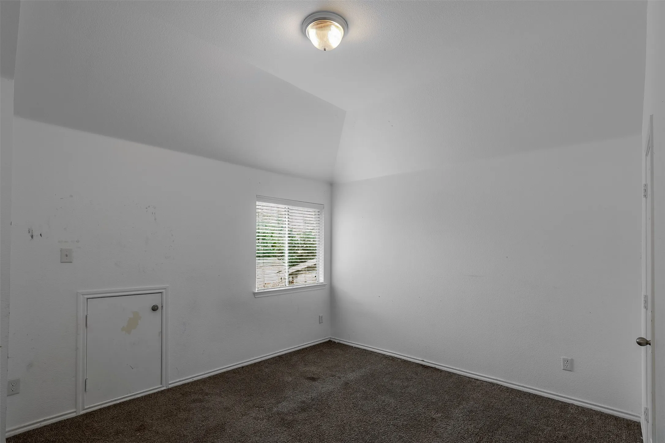 Single Family Residence For Sale in Tarrant County , 8128 Geranium Lane, Fort Worth, Texas 76123, 3 Bedroom, 3 Bathroom, 2 Garage spaces, 3,241 Sqft, built in 2004, mls#21306178, Real Estate Agent in Fort Worth, Homes For Sale in Tarrant county, Homes For Sale in Fort Worth, Realtor in Fort Worth Texas, Real Estate Brokerage Independent Realty Texas, Luminita Cordes Realtor