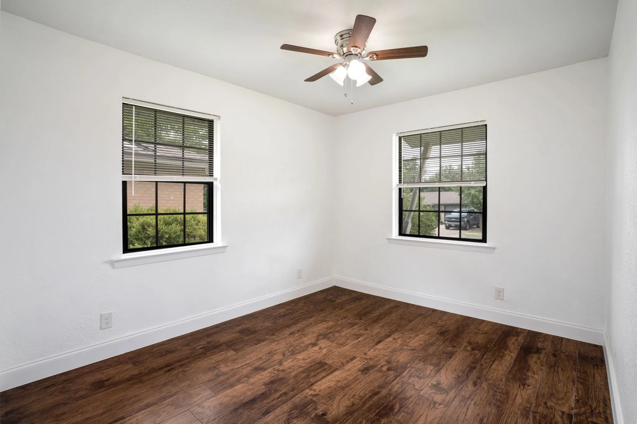 Single Family Residence For Sale in Dallas County , 3005 Cameo Lane, Farmers Branch, Texas 75234, 3 Bedroom, 2 Bathroom, 2 Garage spaces, 1,976 Sqft, built in 1958, mls#21304581, Real Estate Agent in Farmers Branch, Homes For Sale in Dallas county, Homes For Sale in Farmers Branch, Realtor in Farmers Branch Texas, Real Estate Brokerage Independent Realty Texas, Luminita Cordes Realtor