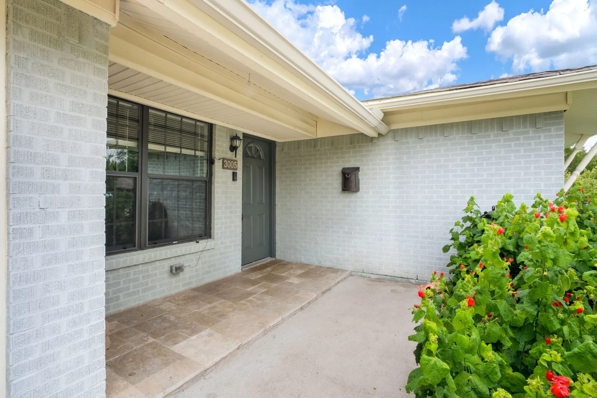 Single Family Residence For Sale in Dallas County , 3005 Cameo Lane, Farmers Branch, Texas 75234, 3 Bedroom, 2 Bathroom, 2 Garage spaces, 1,976 Sqft, built in 1958, mls#21304581, Real Estate Agent in Farmers Branch, Homes For Sale in Dallas county, Homes For Sale in Farmers Branch, Realtor in Farmers Branch Texas, Real Estate Brokerage Independent Realty Texas, Luminita Cordes Realtor