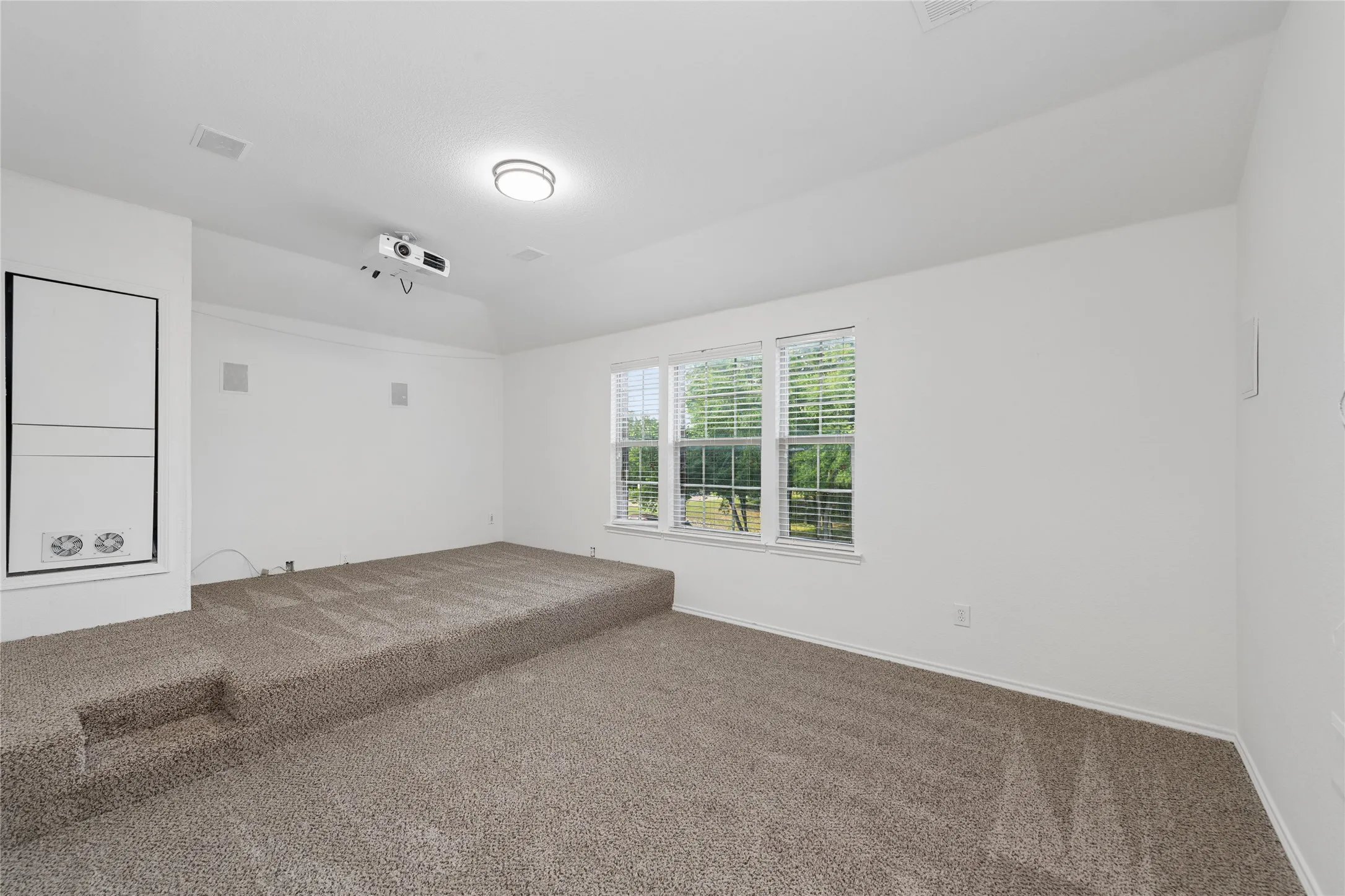 Single Family Residence For Sale in Collin County , 5209 Rustic Ridge Drive, Mc Kinney, Texas 75071, 4 Bedroom, 3 Bathroom, 2 Garage spaces, 2,916 Sqft, built in 2010, mls#21305673, Real Estate Agent in Mc Kinney, Homes For Sale in Collin county, Homes For Sale in Mc Kinney, Realtor in Mc Kinney Texas, Real Estate Brokerage Independent Realty Texas, Luminita Cordes Realtor