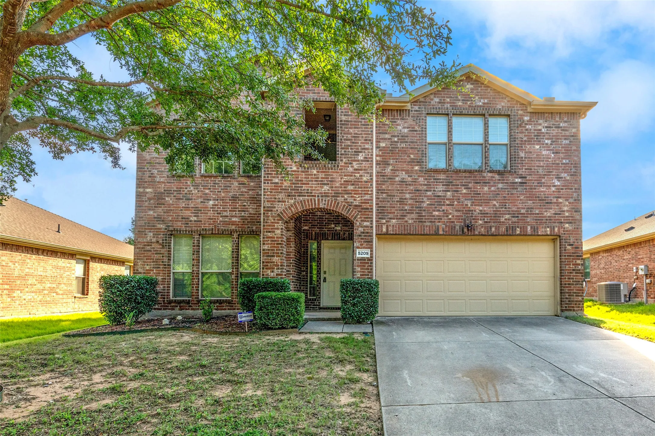Single Family Residence For Sale in Collin County , 5209 Rustic Ridge Drive, Mc Kinney, Texas 75071, 4 Bedroom, 3 Bathroom, 2 Garage spaces, 2,916 Sqft, built in 2010, mls#21305673, Real Estate Agent in Mc Kinney, Homes For Sale in Collin county, Homes For Sale in Mc Kinney, Realtor in Mc Kinney Texas, Real Estate Brokerage Independent Realty Texas, Luminita Cordes Realtor
