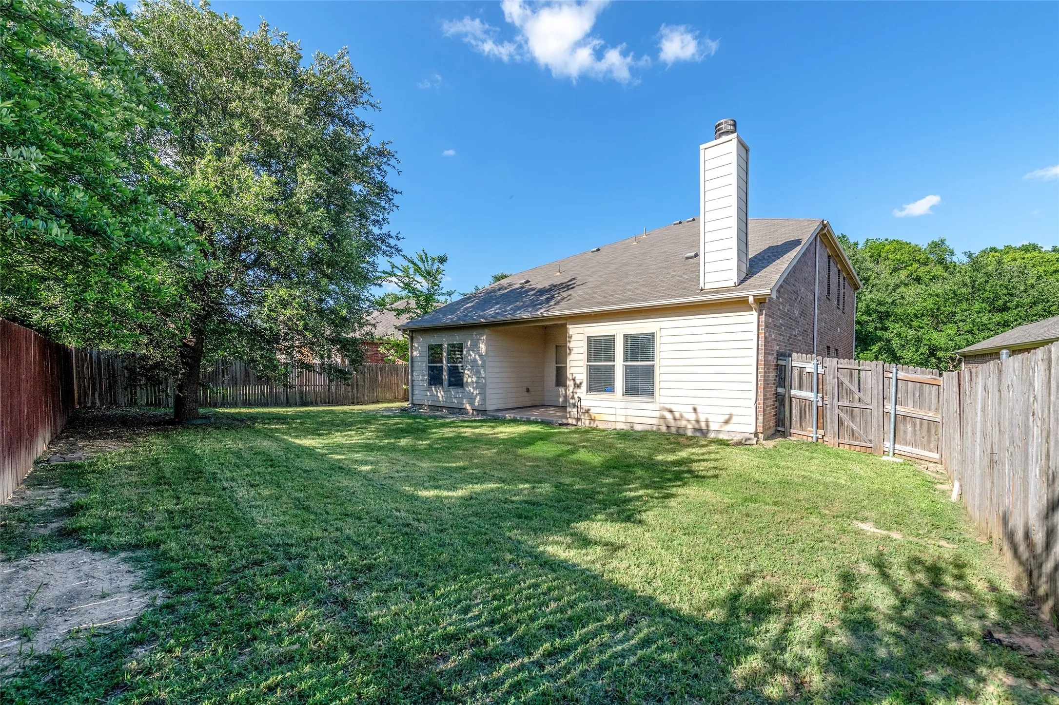 Single Family Residence For Sale in Collin County , 5209 Rustic Ridge Drive, Mc Kinney, Texas 75071, 4 Bedroom, 3 Bathroom, 2 Garage spaces, 2,916 Sqft, built in 2010, mls#21305673, Real Estate Agent in Mc Kinney, Homes For Sale in Collin county, Homes For Sale in Mc Kinney, Realtor in Mc Kinney Texas, Real Estate Brokerage Independent Realty Texas, Luminita Cordes Realtor