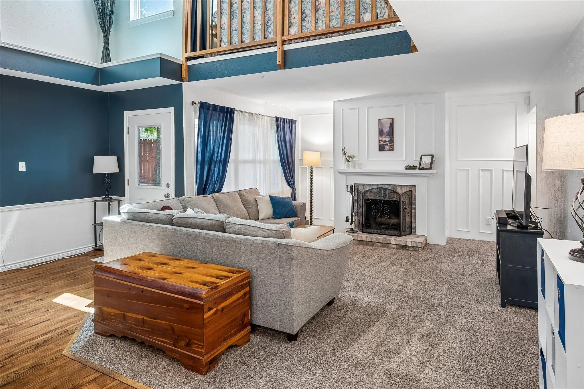 Single Family Residence For Sale in Dallas County , 301 Stoneledge Drive, Irving, Texas 75063, 2 Bedroom, 3 Bathroom, 1 Garage spaces, 1,621 Sqft, built in 1985, mls#21305764, Real Estate Agent in Irving, Homes For Sale in Dallas county, Homes For Sale in Irving, Realtor in Irving Texas, Real Estate Brokerage Independent Realty Texas, Luminita Cordes Realtor