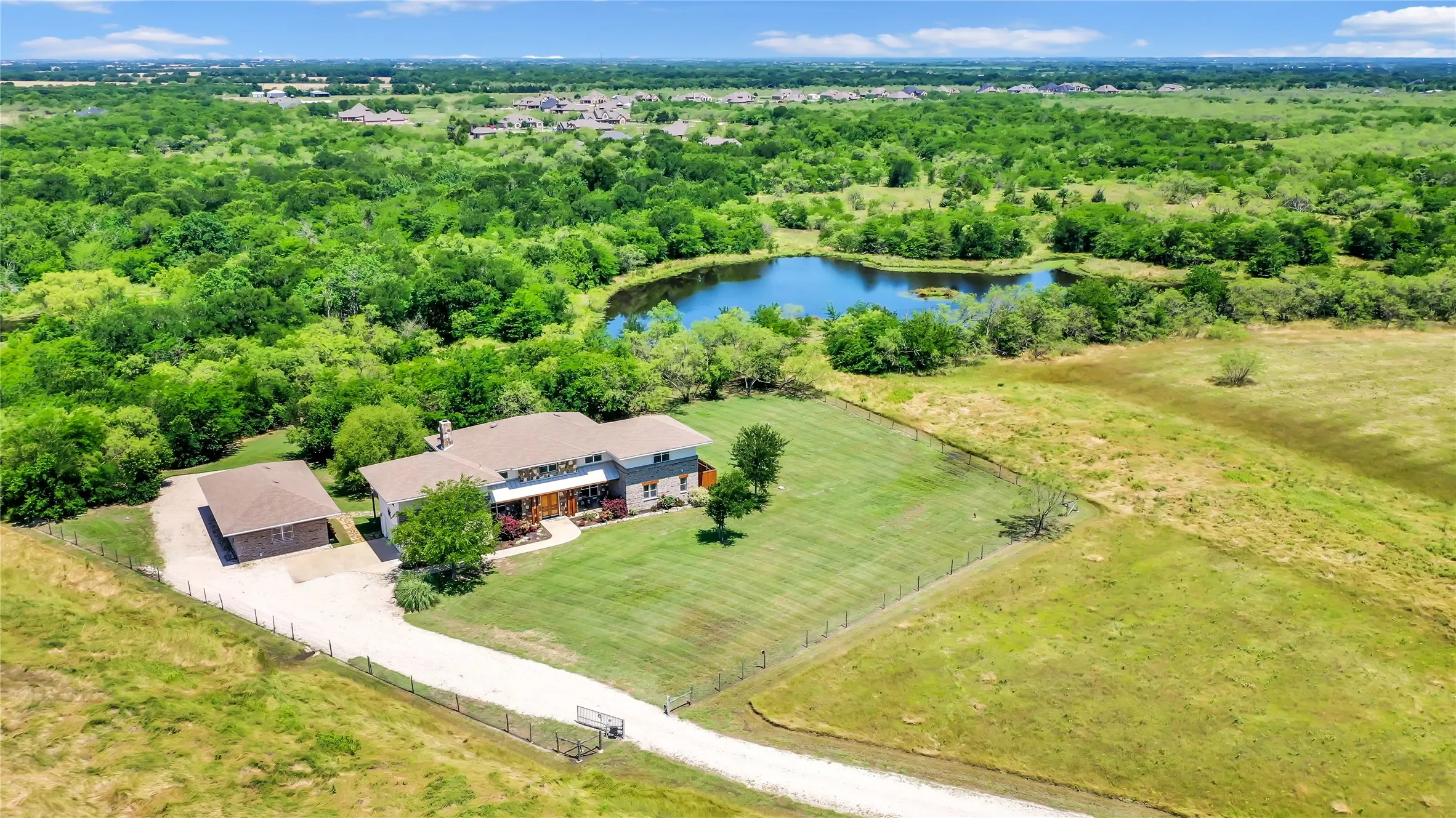 Single Family Residence For Sale in Rockwall County , 134 Longhorn Trail, Royse City, Texas 75189, 6 Bedroom, 5 Bathroom, 2 Garage spaces, 4,963 Sqft, built in 2006, mls#21295156, Real Estate Agent in Royse City, Homes For Sale in Rockwall county, Homes For Sale in Royse City, Realtor in Royse City Texas, Real Estate Brokerage Independent Realty Texas, Luminita Cordes Realtor