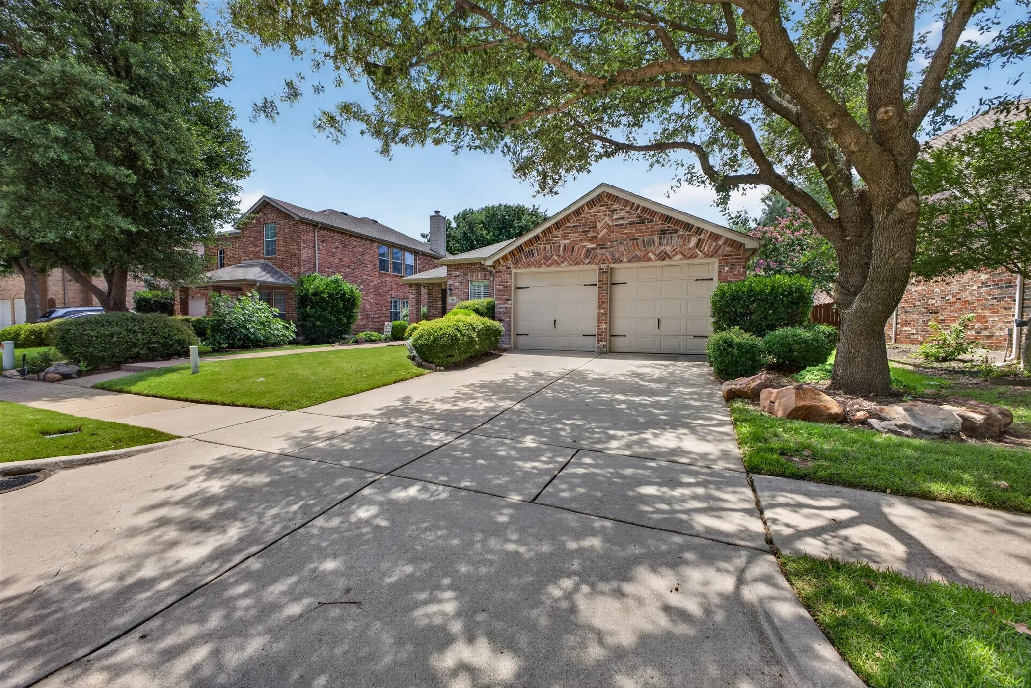 Single Family Residence For Sale in Collin County , 2316 Reston Drive, Mc Kinney, Texas 75072, 3 Bedroom, 2 Bathroom, 2 Garage spaces, 1,787 Sqft, built in 2004, mls#21305384, Real Estate Agent in Mc Kinney, Homes For Sale in Collin county, Homes For Sale in Mc Kinney, Realtor in Mc Kinney Texas, Real Estate Brokerage Independent Realty Texas, Luminita Cordes Realtor