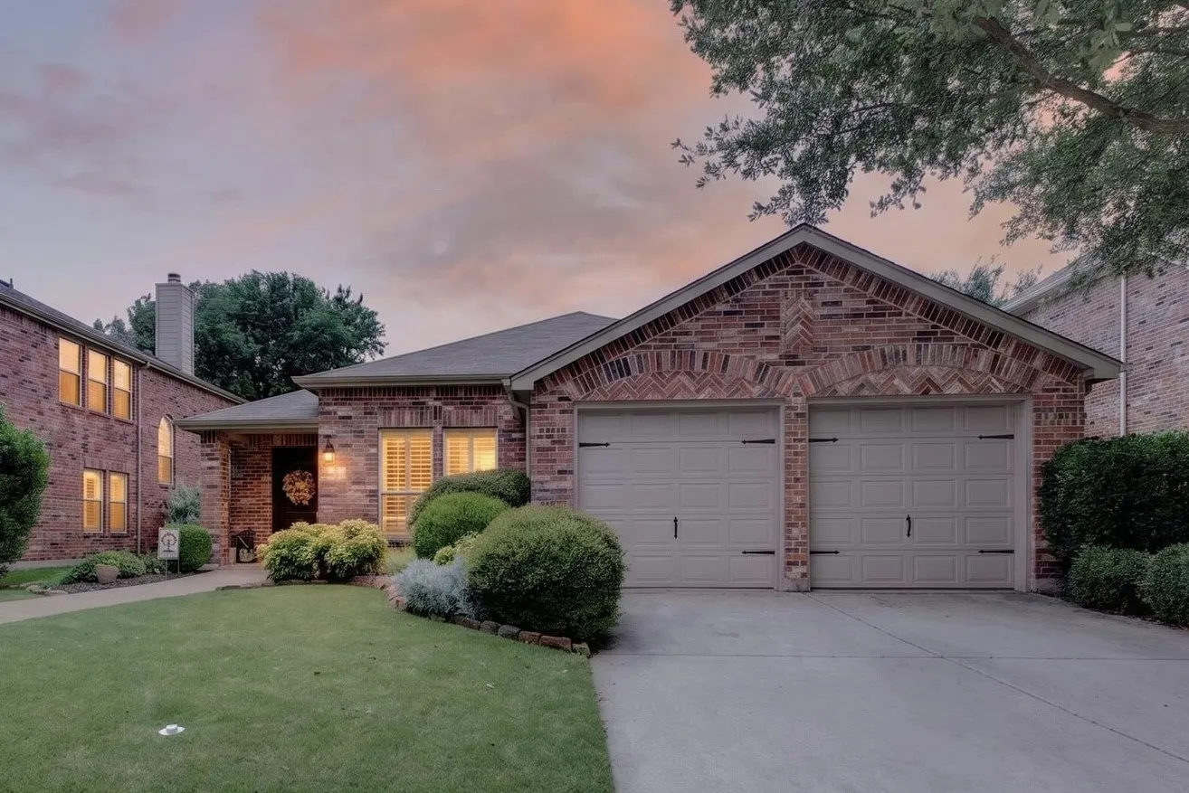 Single Family Residence For Sale in Collin County , 2316 Reston Drive, Mc Kinney, Texas 75072, 3 Bedroom, 2 Bathroom, 2 Garage spaces, 1,787 Sqft, built in 2004, mls#21305384, Real Estate Agent in Mc Kinney, Homes For Sale in Collin county, Homes For Sale in Mc Kinney, Realtor in Mc Kinney Texas, Real Estate Brokerage Independent Realty Texas, Luminita Cordes Realtor