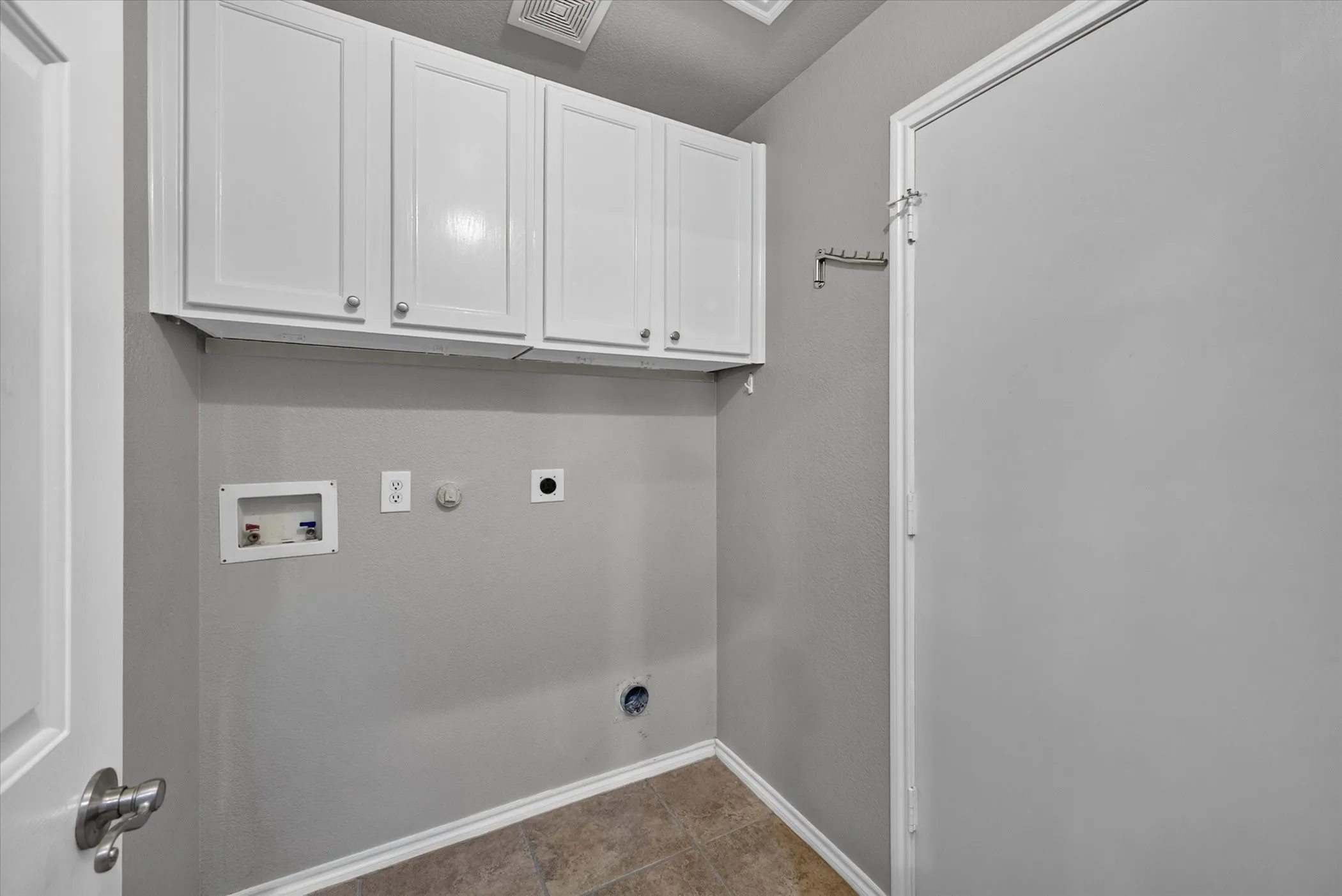 Single Family Residence For Sale in Collin County , 2316 Reston Drive, Mc Kinney, Texas 75072, 3 Bedroom, 2 Bathroom, 2 Garage spaces, 1,787 Sqft, built in 2004, mls#21305384, Real Estate Agent in Mc Kinney, Homes For Sale in Collin county, Homes For Sale in Mc Kinney, Realtor in Mc Kinney Texas, Real Estate Brokerage Independent Realty Texas, Luminita Cordes Realtor