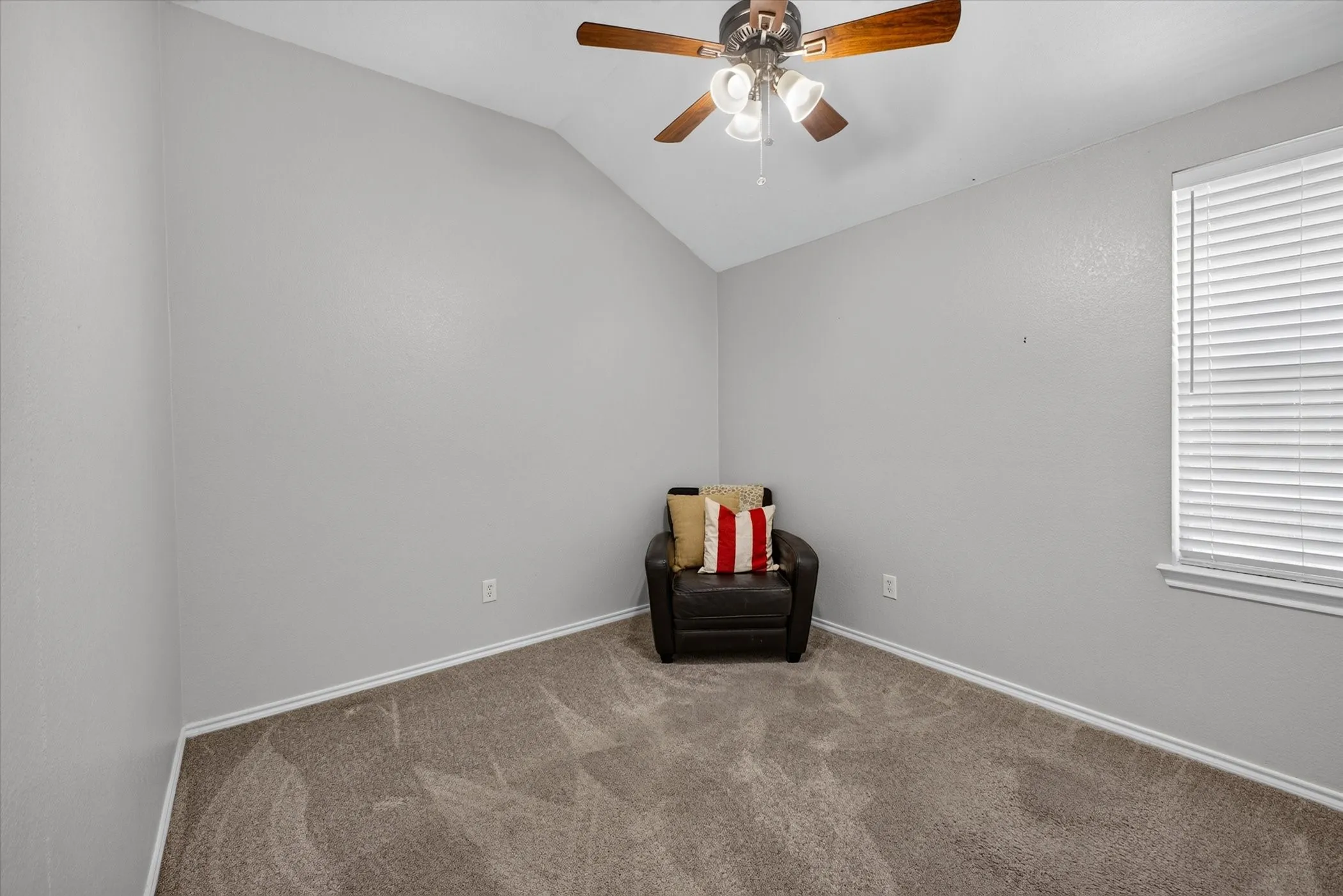 Secondary bedroom with walk -in closet