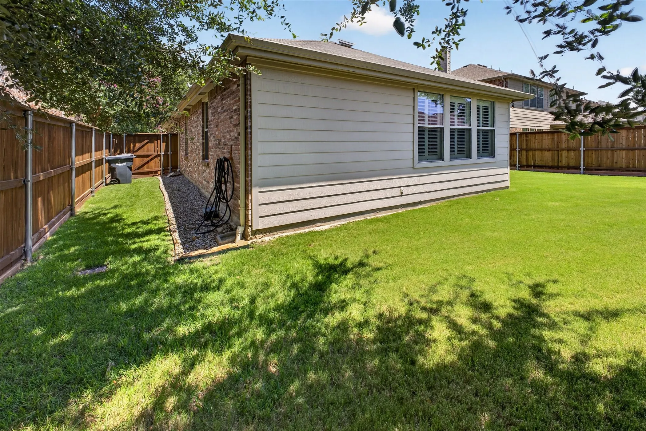 Single Family Residence For Sale in Collin County , 2316 Reston Drive, Mc Kinney, Texas 75072, 3 Bedroom, 2 Bathroom, 2 Garage spaces, 1,787 Sqft, built in 2004, mls#21305384, Real Estate Agent in Mc Kinney, Homes For Sale in Collin county, Homes For Sale in Mc Kinney, Realtor in Mc Kinney Texas, Real Estate Brokerage Independent Realty Texas, Luminita Cordes Realtor