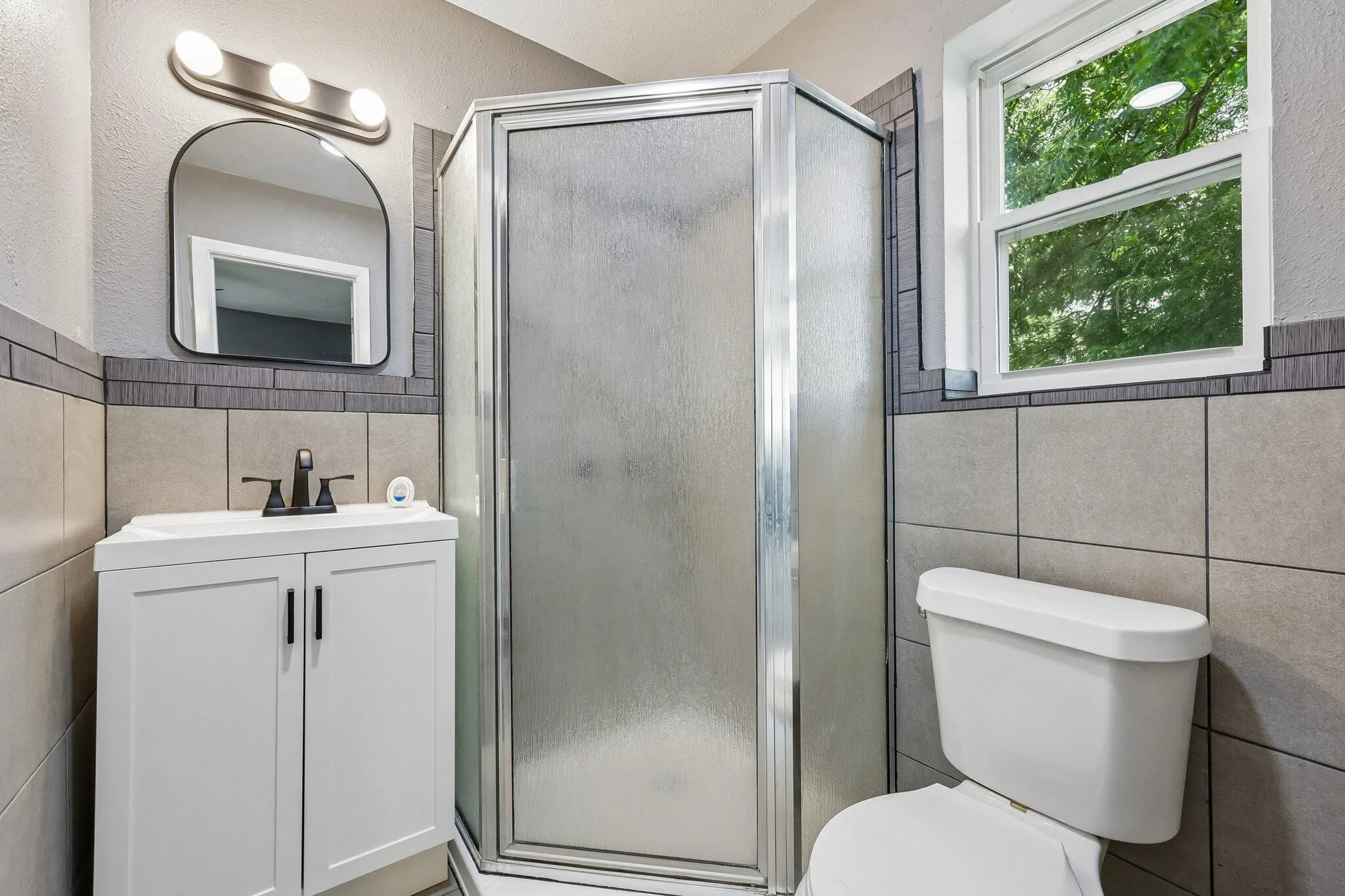 Single Family Residence For Sale in Johnson County , 232 NW Jayellen Avenue, Burleson, Texas 76028, 3 Bedrooms, 2 Bathrooms, 2 Garage spaces, 1,230 Sqft, built in 1961, Price $269,000, mls#21306184, Real Estate Agent in Burleson, Homes For Sale in Johnson county, Homes For Sale in Burleson, Realtor in Burleson Texas, Real Estate Brokerage Independent Realty Texas, Luminita Cordes Realtor