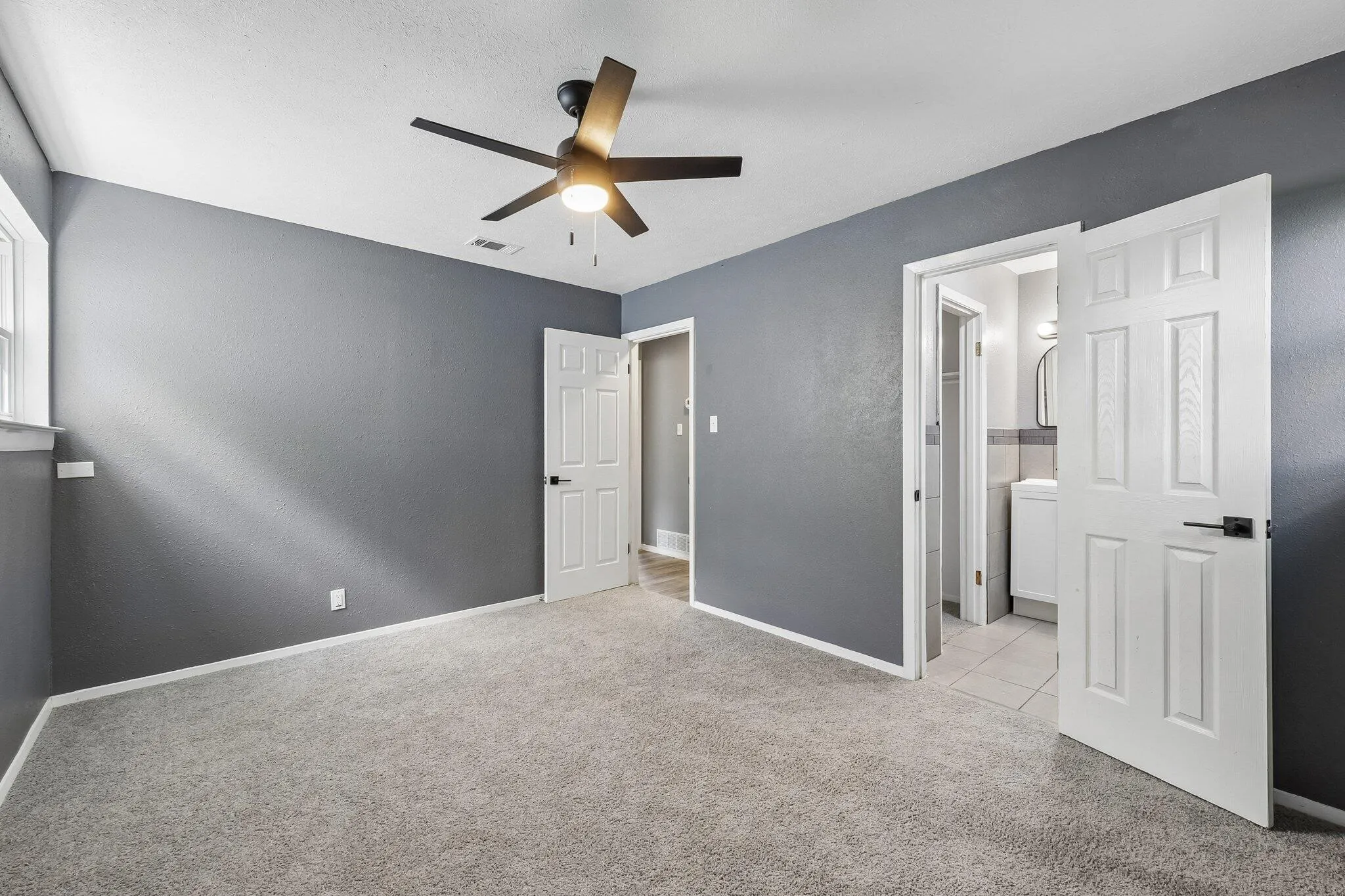 Single Family Residence For Sale in Johnson County , 232 NW Jayellen Avenue, Burleson, Texas 76028, 3 Bedrooms, 2 Bathrooms, 2 Garage spaces, 1,230 Sqft, built in 1961, Price $269,000, mls#21306184, Real Estate Agent in Burleson, Homes For Sale in Johnson county, Homes For Sale in Burleson, Realtor in Burleson Texas, Real Estate Brokerage Independent Realty Texas, Luminita Cordes Realtor