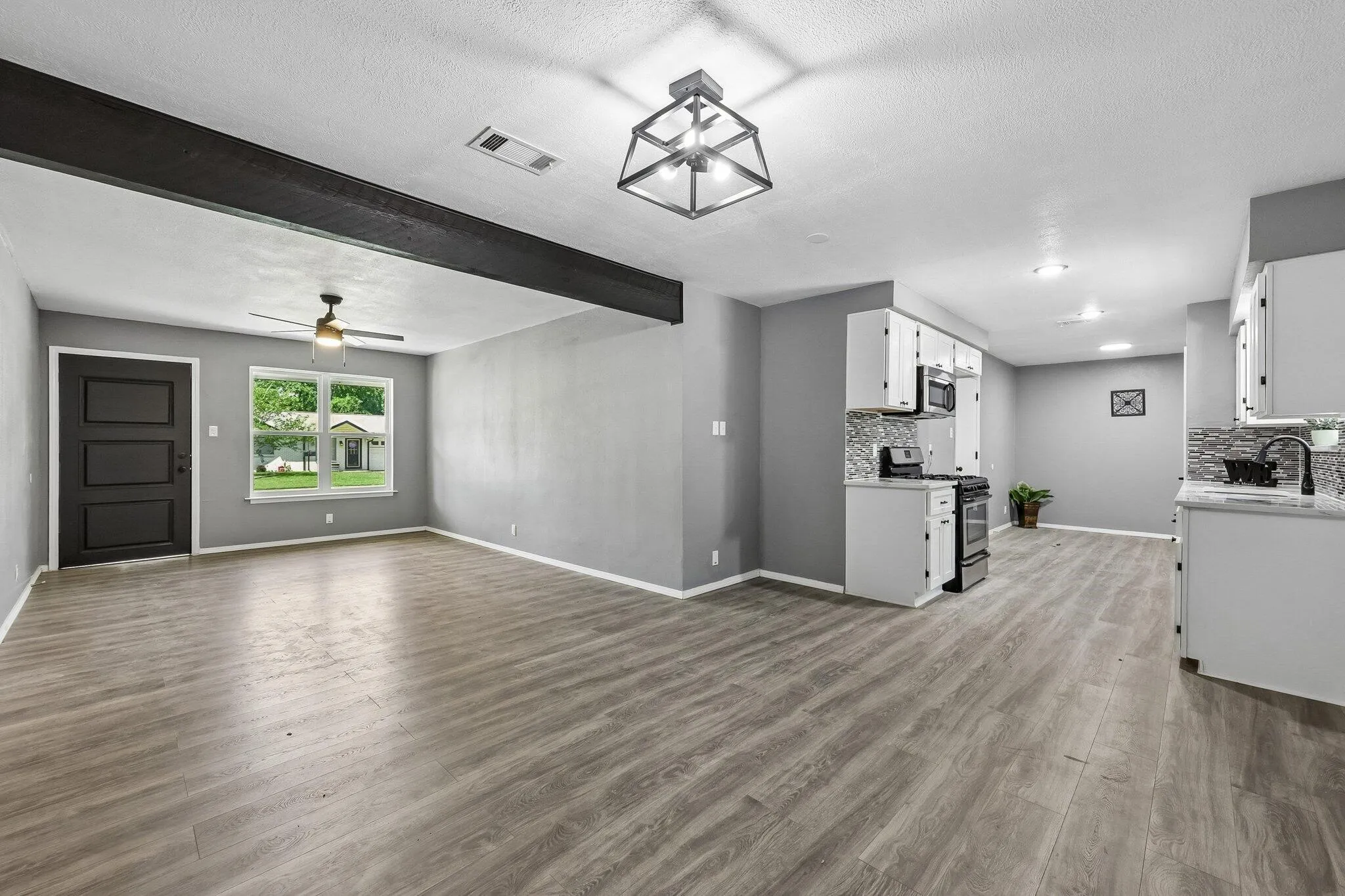 Single Family Residence For Sale in Johnson County , 232 NW Jayellen Avenue, Burleson, Texas 76028, 3 Bedrooms, 2 Bathrooms, 2 Garage spaces, 1,230 Sqft, built in 1961, Price $269,000, mls#21306184, Real Estate Agent in Burleson, Homes For Sale in Johnson county, Homes For Sale in Burleson, Realtor in Burleson Texas, Real Estate Brokerage Independent Realty Texas, Luminita Cordes Realtor