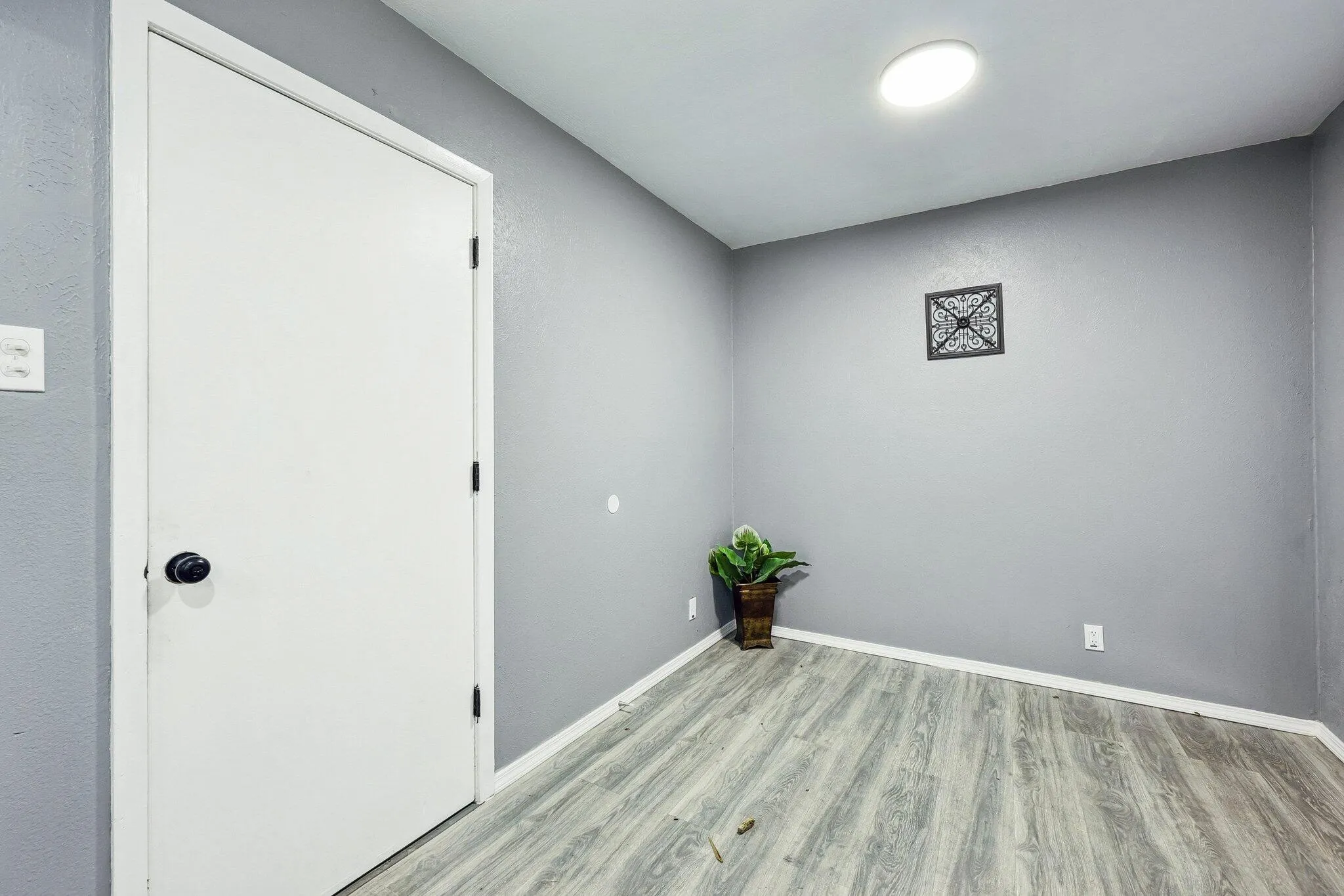 Single Family Residence For Sale in Johnson County , 232 NW Jayellen Avenue, Burleson, Texas 76028, 3 Bedrooms, 2 Bathrooms, 2 Garage spaces, 1,230 Sqft, built in 1961, Price $269,000, mls#21306184, Real Estate Agent in Burleson, Homes For Sale in Johnson county, Homes For Sale in Burleson, Realtor in Burleson Texas, Real Estate Brokerage Independent Realty Texas, Luminita Cordes Realtor