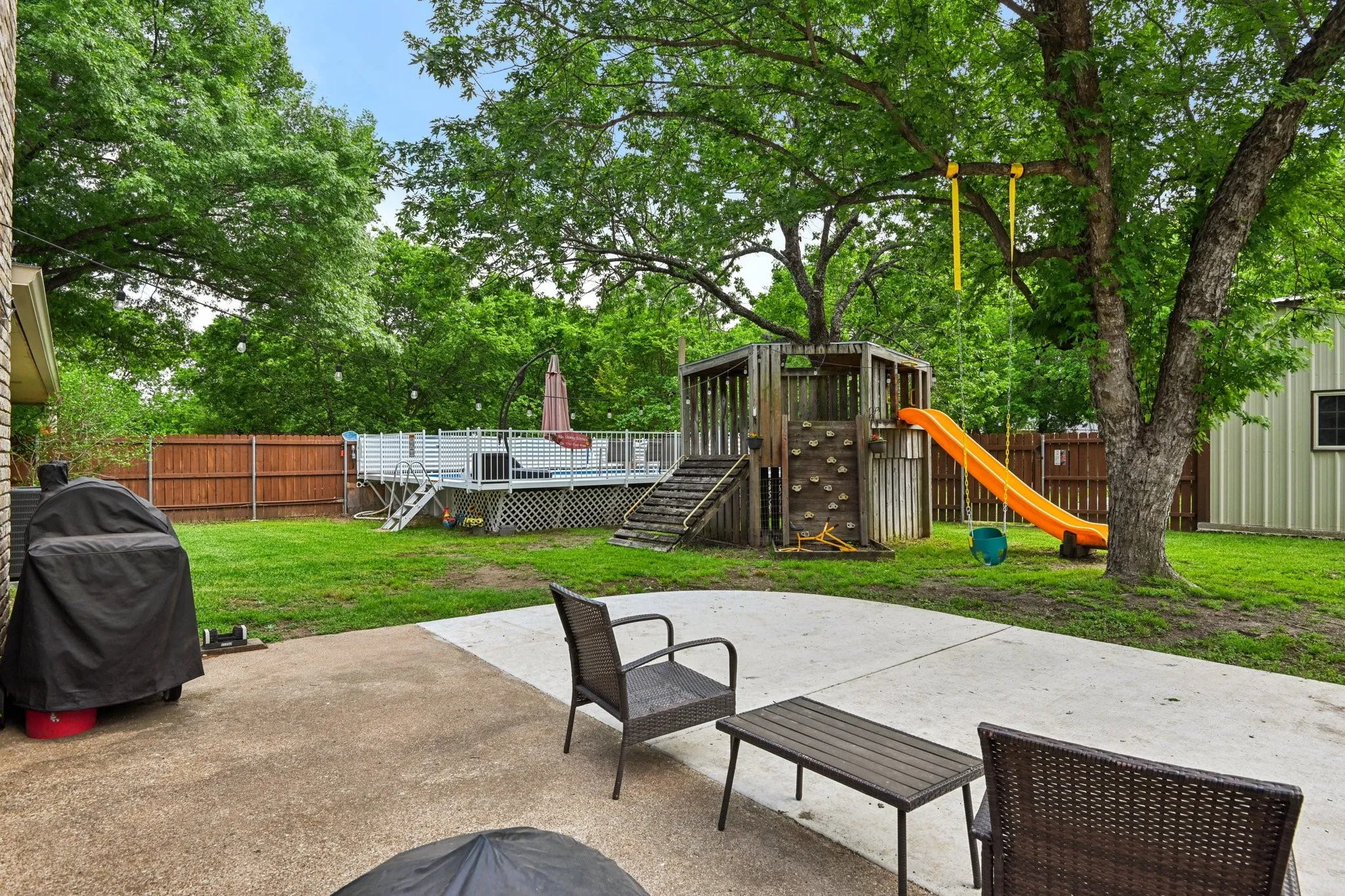 Single Family Residence For Sale in Ellis County , 305 Cockrell Hill Road, Ovilla, Texas 75154, 4 Bedroom, 3 Bathroom, 2 Garage spaces, 1,962 Sqft, built in 1973, mls#21306110, Real Estate Agent in Ovilla, Homes For Sale in Ellis county, Homes For Sale in Ovilla, Realtor in Ovilla Texas, Real Estate Brokerage Independent Realty Texas, Luminita Cordes Realtor
