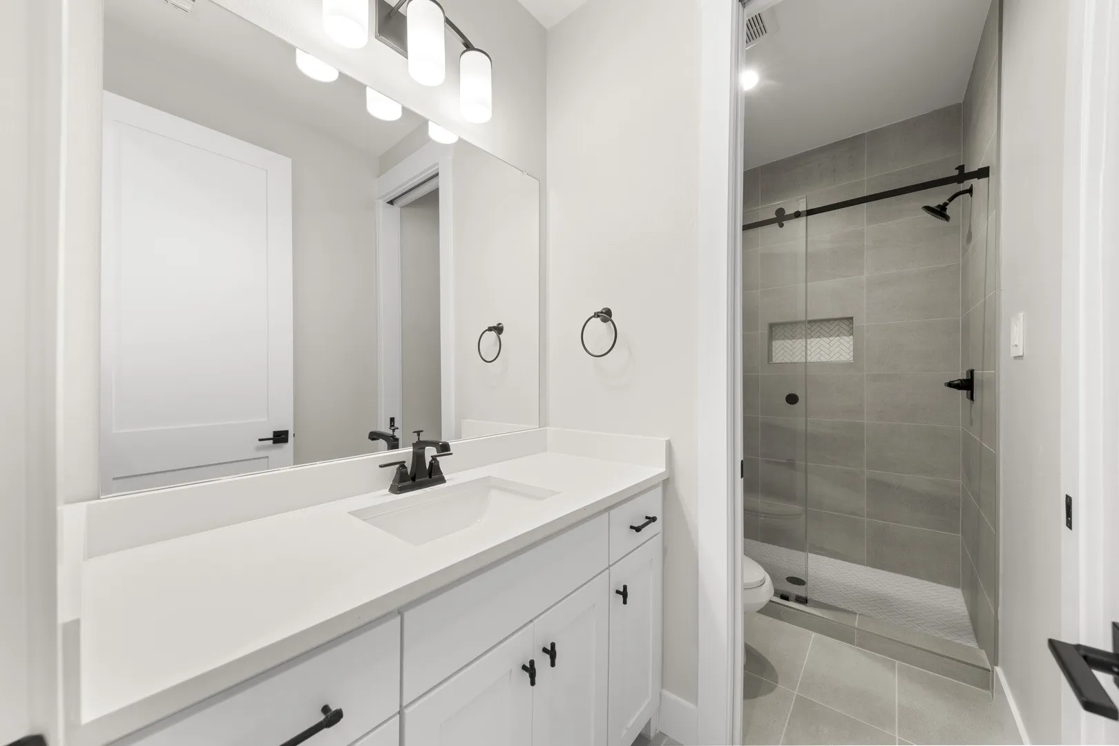 26. 1902 Pebble - 4TH Bath