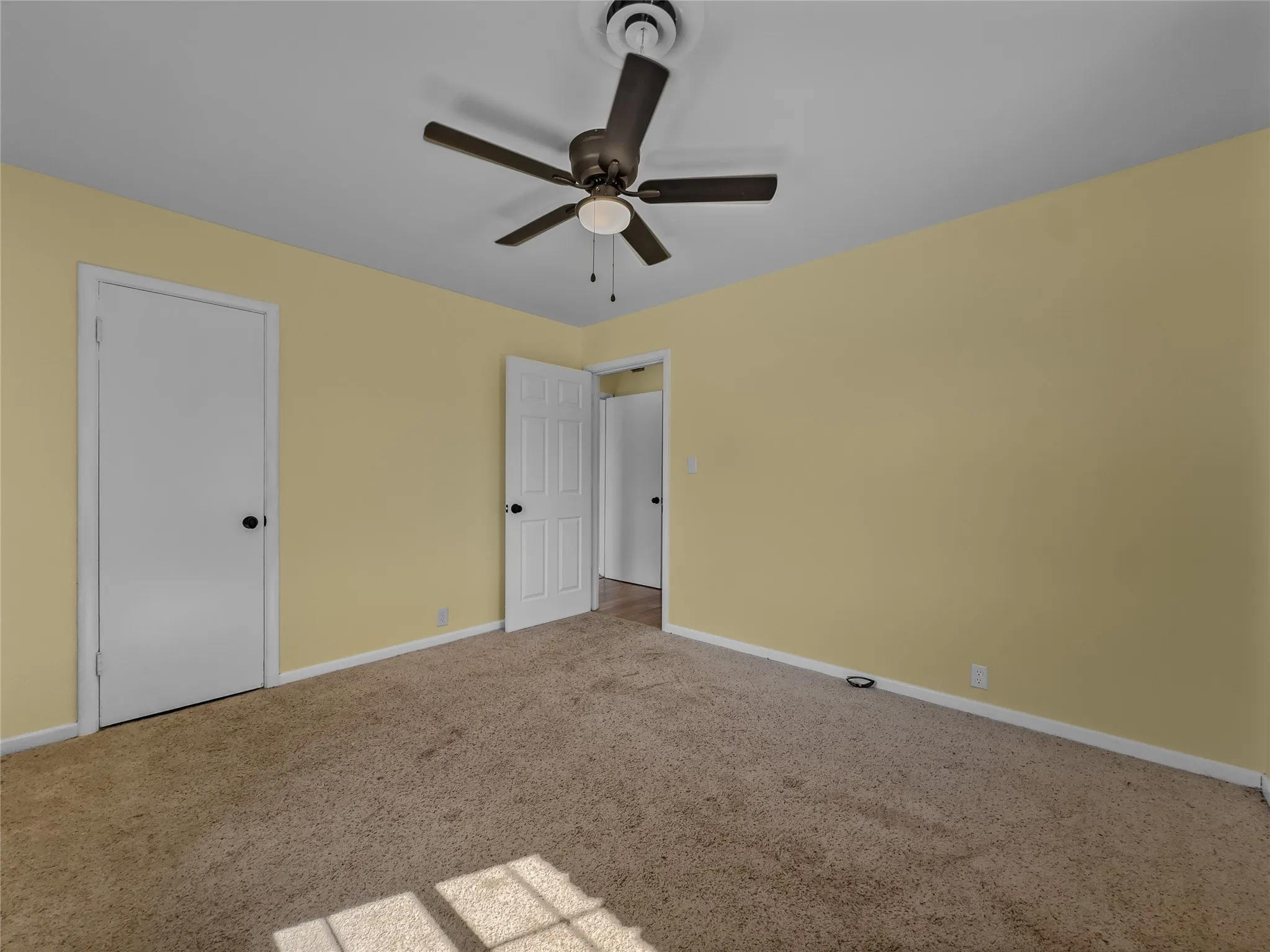 Single Family Residence For Sale in Wilbarger County , 3500 Indian Street 1, Vernon, Texas 76384, 3 Bedrooms, 2 Bathrooms, Garage spaces, 1,804 Sqft, built in 1962, Price $189,999, mls#21306233, Real Estate Agent in Vernon, Homes For Sale in Wilbarger county, Homes For Sale in Vernon, Realtor in Vernon Texas, Real Estate Brokerage Independent Realty Texas, Luminita Cordes Realtor
