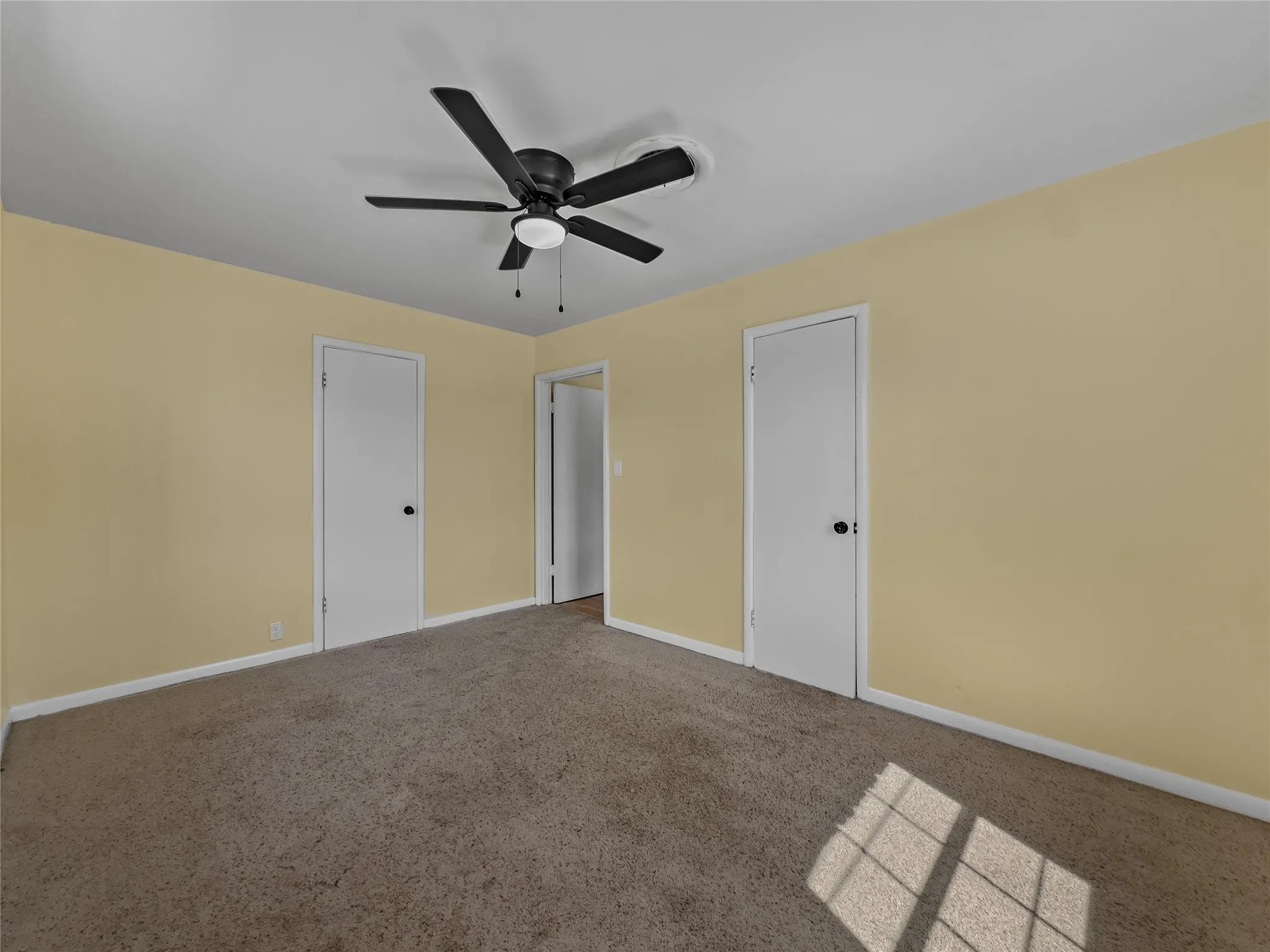 Single Family Residence For Sale in Wilbarger County , 3500 Indian Street 1, Vernon, Texas 76384, 3 Bedrooms, 2 Bathrooms, Garage spaces, 1,804 Sqft, built in 1962, Price $189,999, mls#21306233, Real Estate Agent in Vernon, Homes For Sale in Wilbarger county, Homes For Sale in Vernon, Realtor in Vernon Texas, Real Estate Brokerage Independent Realty Texas, Luminita Cordes Realtor