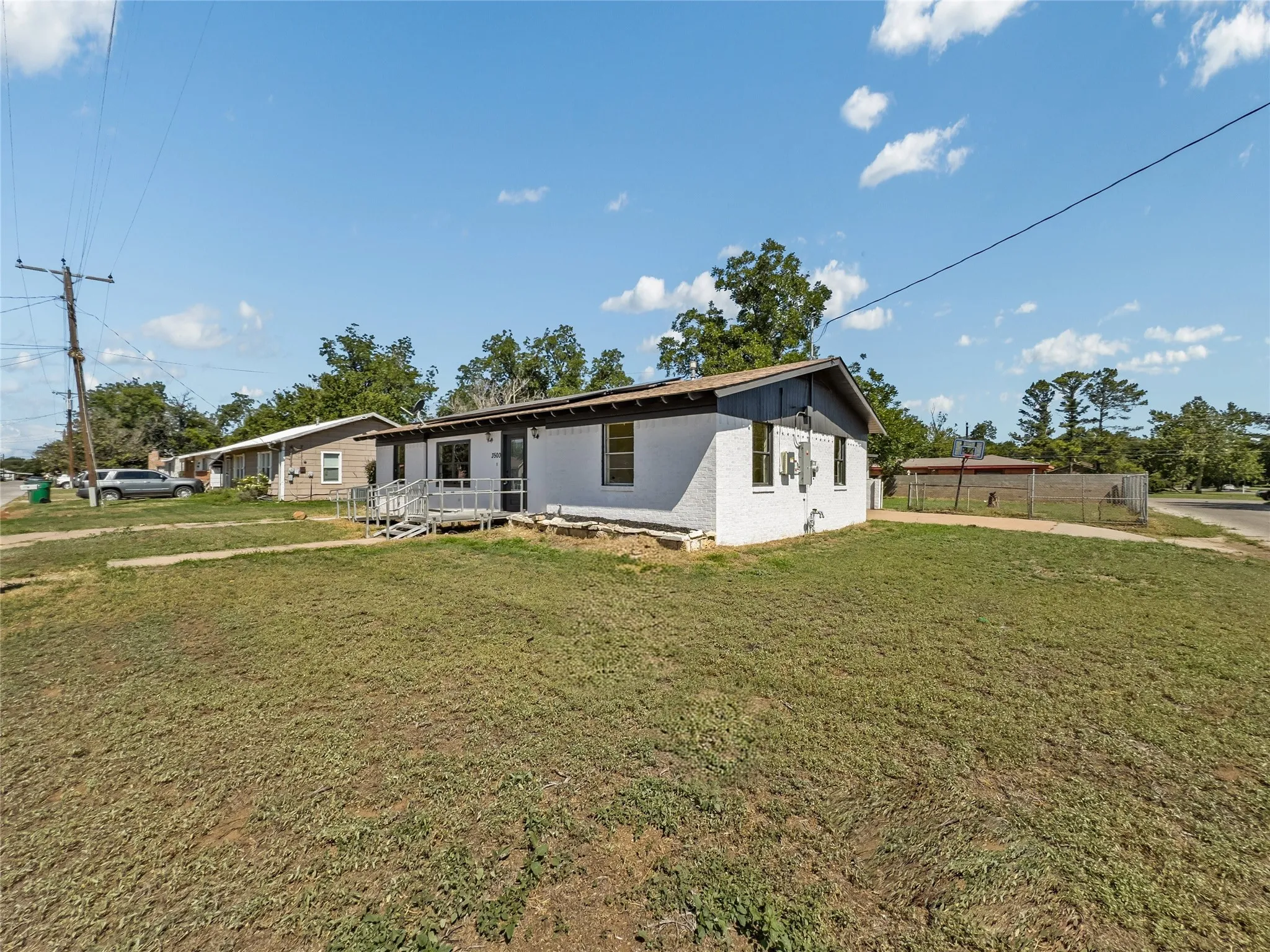 Single Family Residence For Sale in Wilbarger County , 3500 Indian Street 1, Vernon, Texas 76384, 3 Bedrooms, 2 Bathrooms, Garage spaces, 1,804 Sqft, built in 1962, Price $189,999, mls#21306233, Real Estate Agent in Vernon, Homes For Sale in Wilbarger county, Homes For Sale in Vernon, Realtor in Vernon Texas, Real Estate Brokerage Independent Realty Texas, Luminita Cordes Realtor