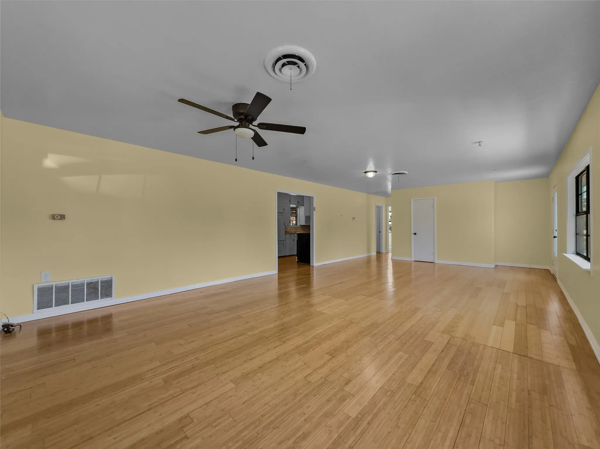 Single Family Residence For Sale in Wilbarger County , 3500 Indian Street 1, Vernon, Texas 76384, 3 Bedrooms, 2 Bathrooms, Garage spaces, 1,804 Sqft, built in 1962, Price $189,999, mls#21306233, Real Estate Agent in Vernon, Homes For Sale in Wilbarger county, Homes For Sale in Vernon, Realtor in Vernon Texas, Real Estate Brokerage Independent Realty Texas, Luminita Cordes Realtor