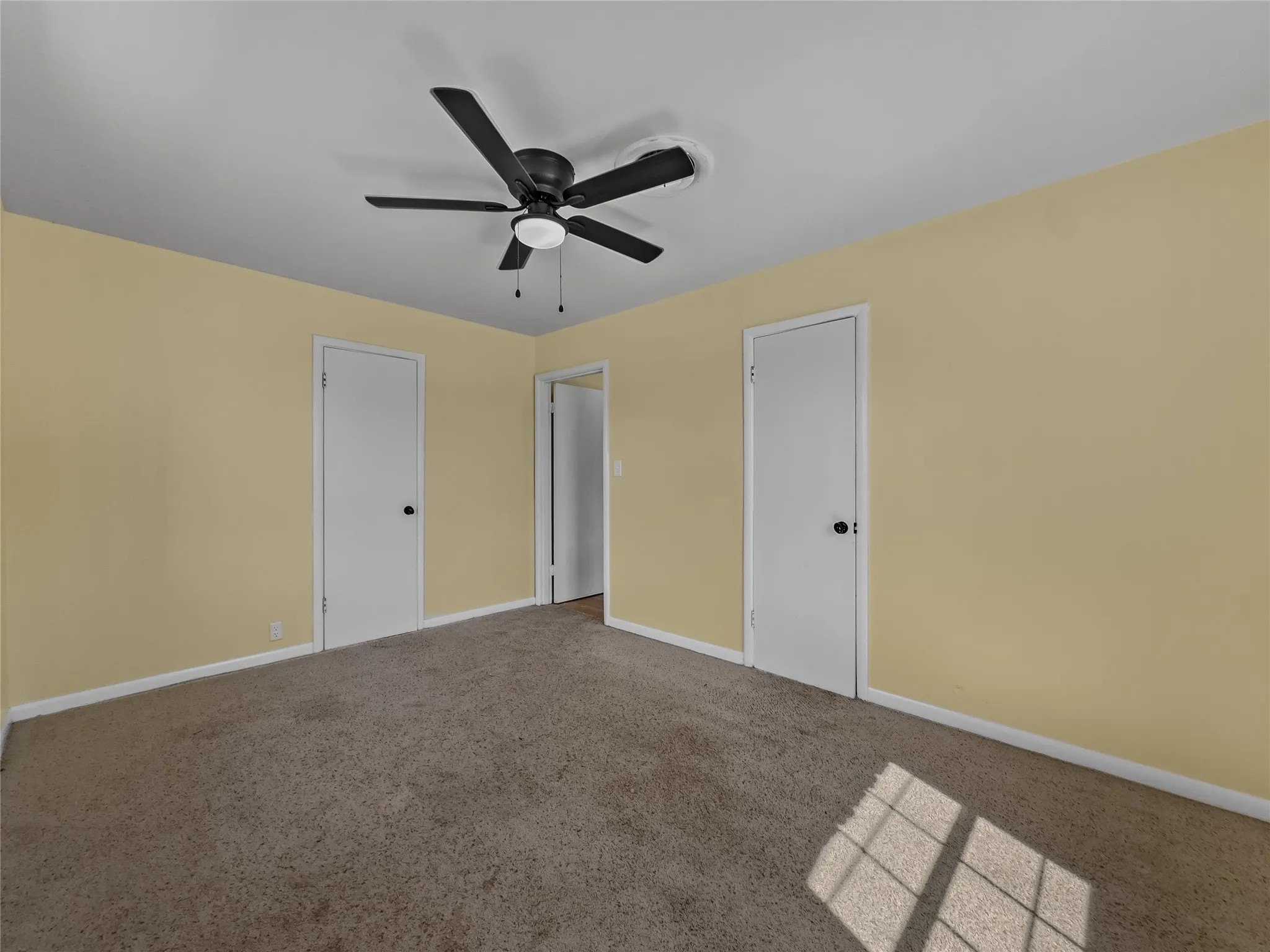Single Family Residence For Sale in Wilbarger County , 3500 Indian Street 1, Vernon, Texas 76384, 3 Bedrooms, 2 Bathrooms, Garage spaces, 1,804 Sqft, built in 1962, Price $189,999, mls#21306233, Real Estate Agent in Vernon, Homes For Sale in Wilbarger county, Homes For Sale in Vernon, Realtor in Vernon Texas, Real Estate Brokerage Independent Realty Texas, Luminita Cordes Realtor