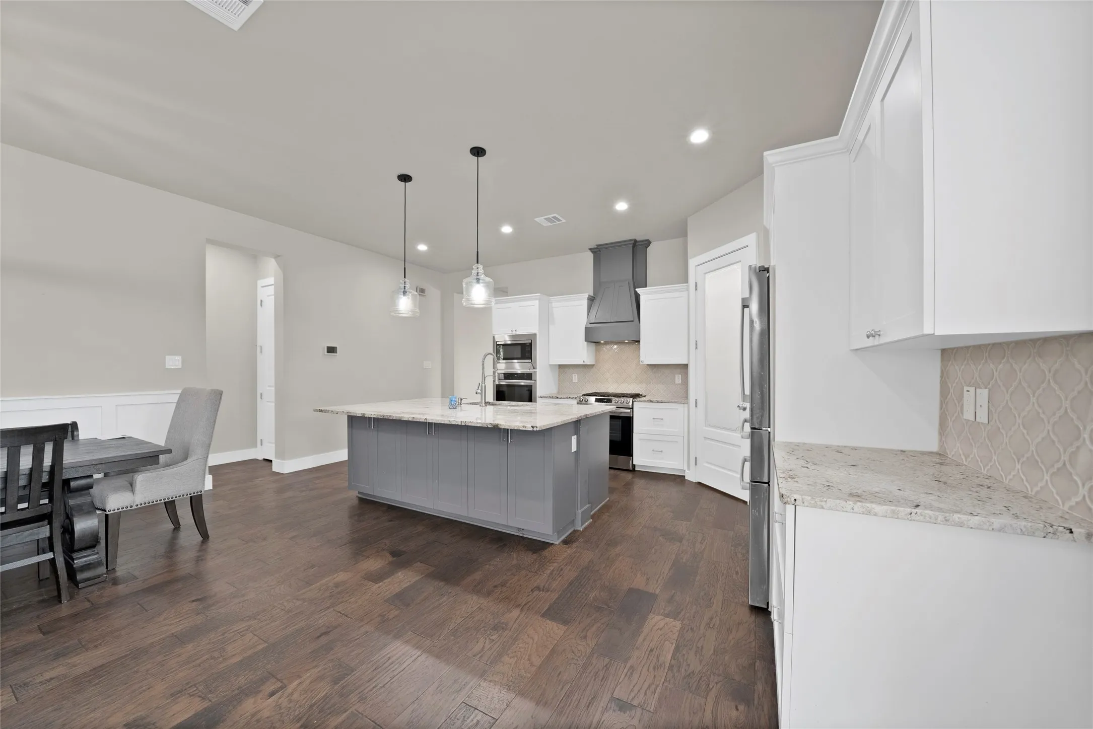 Single Family Residence For Sale in Tarrant County , 6828 Chase Street, North Richland Hills, Texas 76182, 4 Bedroom, 4 Bathroom, 2 Garage spaces, 3,229 Sqft, built in 2020, mls#21305664, Real Estate Agent in North Richland Hills, Homes For Sale in Tarrant county, Homes For Sale in North Richland Hills, Realtor in North Richland Hills Texas, Real Estate Brokerage Independent Realty Texas, Luminita Cordes Realtor