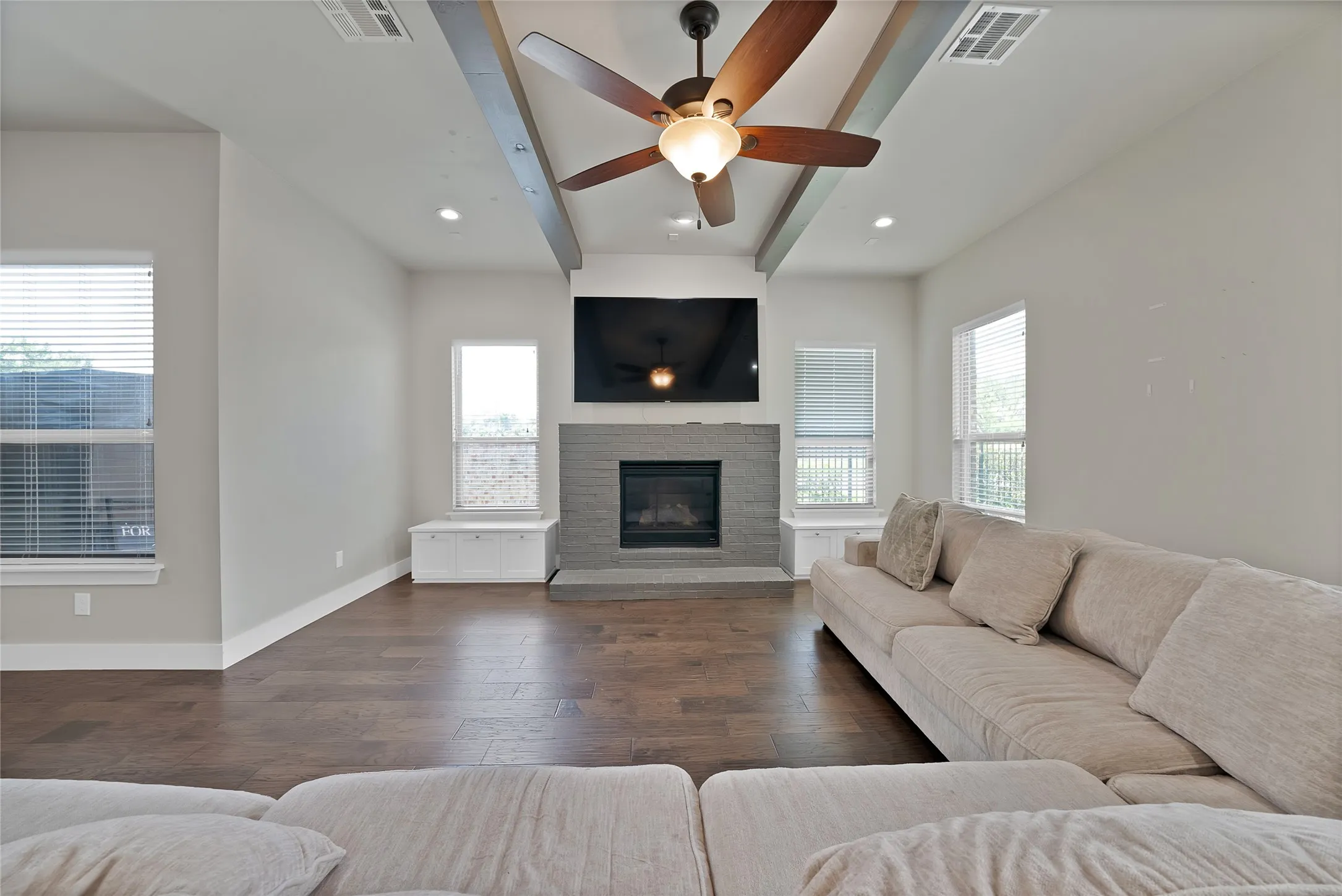 Single Family Residence For Sale in Tarrant County , 6828 Chase Street, North Richland Hills, Texas 76182, 4 Bedroom, 4 Bathroom, 2 Garage spaces, 3,229 Sqft, built in 2020, mls#21305664, Real Estate Agent in North Richland Hills, Homes For Sale in Tarrant county, Homes For Sale in North Richland Hills, Realtor in North Richland Hills Texas, Real Estate Brokerage Independent Realty Texas, Luminita Cordes Realtor