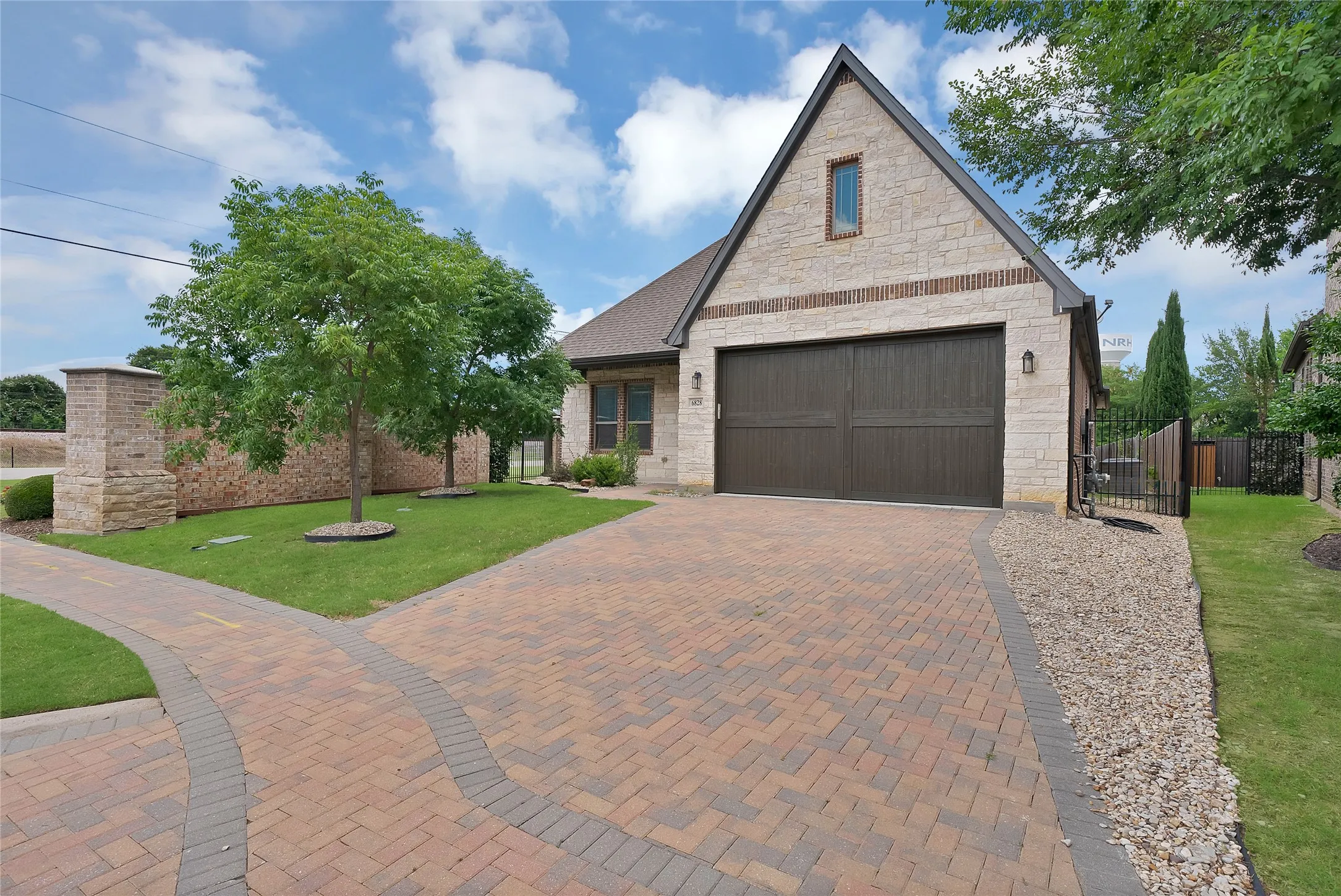 Single Family Residence For Sale in Tarrant County , 6828 Chase Street, North Richland Hills, Texas 76182, 4 Bedroom, 4 Bathroom, 2 Garage spaces, 3,229 Sqft, built in 2020, mls#21305664, Real Estate Agent in North Richland Hills, Homes For Sale in Tarrant county, Homes For Sale in North Richland Hills, Realtor in North Richland Hills Texas, Real Estate Brokerage Independent Realty Texas, Luminita Cordes Realtor