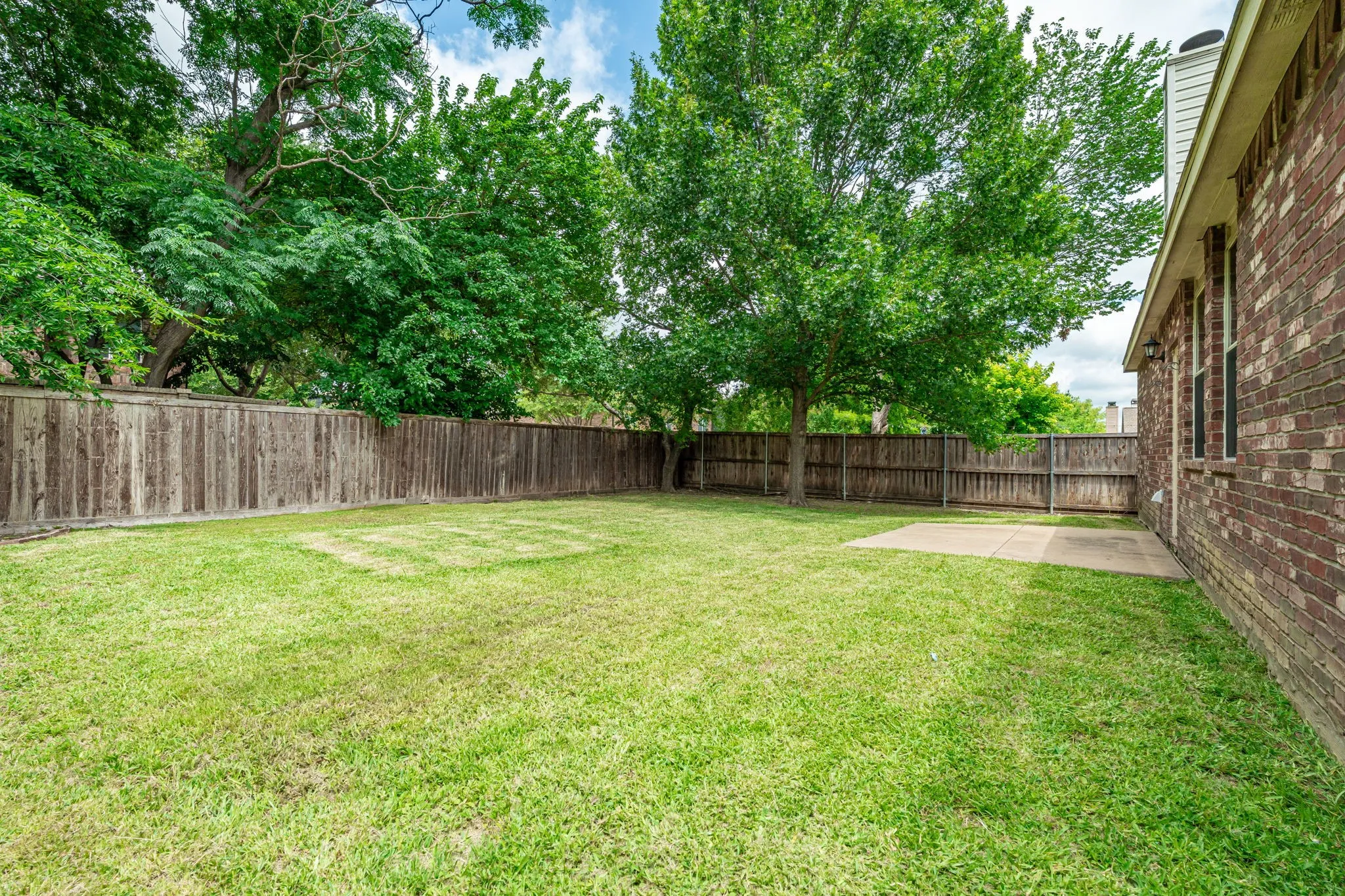 Single Family Residence For Sale in Collin County , 2416 Dalhart Trail, Mc Kinney, Texas 75072, 3 Bedroom, 2 Bathroom, 2 Garage spaces, 1,844 Sqft, built in 2002, mls#21302401, Real Estate Agent in Mc Kinney, Homes For Sale in Collin county, Homes For Sale in Mc Kinney, Realtor in Mc Kinney Texas, Real Estate Brokerage Independent Realty Texas, Luminita Cordes Realtor