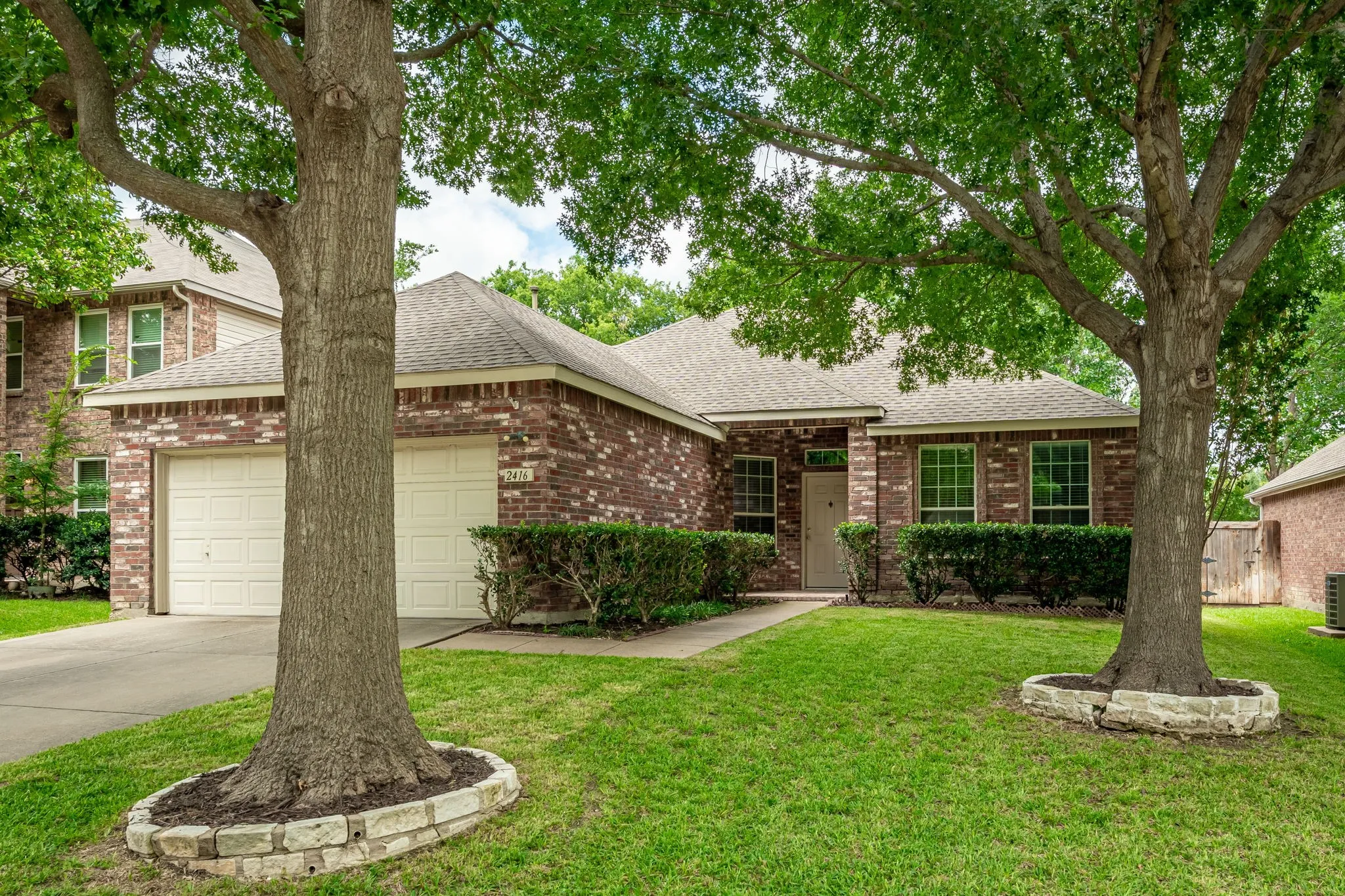 Single Family Residence For Sale in Collin County , 2416 Dalhart Trail, Mc Kinney, Texas 75072, 3 Bedroom, 2 Bathroom, 2 Garage spaces, 1,844 Sqft, built in 2002, mls#21302401, Real Estate Agent in Mc Kinney, Homes For Sale in Collin county, Homes For Sale in Mc Kinney, Realtor in Mc Kinney Texas, Real Estate Brokerage Independent Realty Texas, Luminita Cordes Realtor