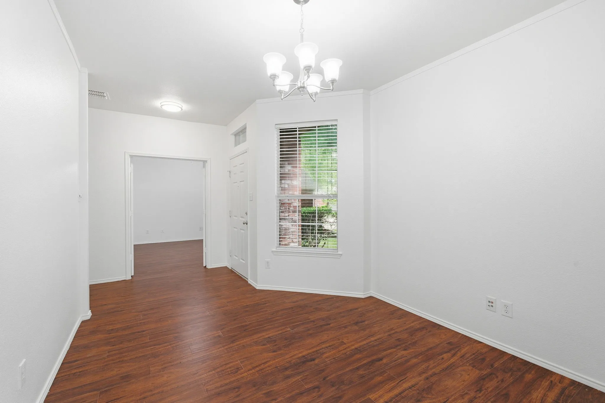 Single Family Residence For Sale in Collin County , 2416 Dalhart Trail, Mc Kinney, Texas 75072, 3 Bedroom, 2 Bathroom, 2 Garage spaces, 1,844 Sqft, built in 2002, mls#21302401, Real Estate Agent in Mc Kinney, Homes For Sale in Collin county, Homes For Sale in Mc Kinney, Realtor in Mc Kinney Texas, Real Estate Brokerage Independent Realty Texas, Luminita Cordes Realtor