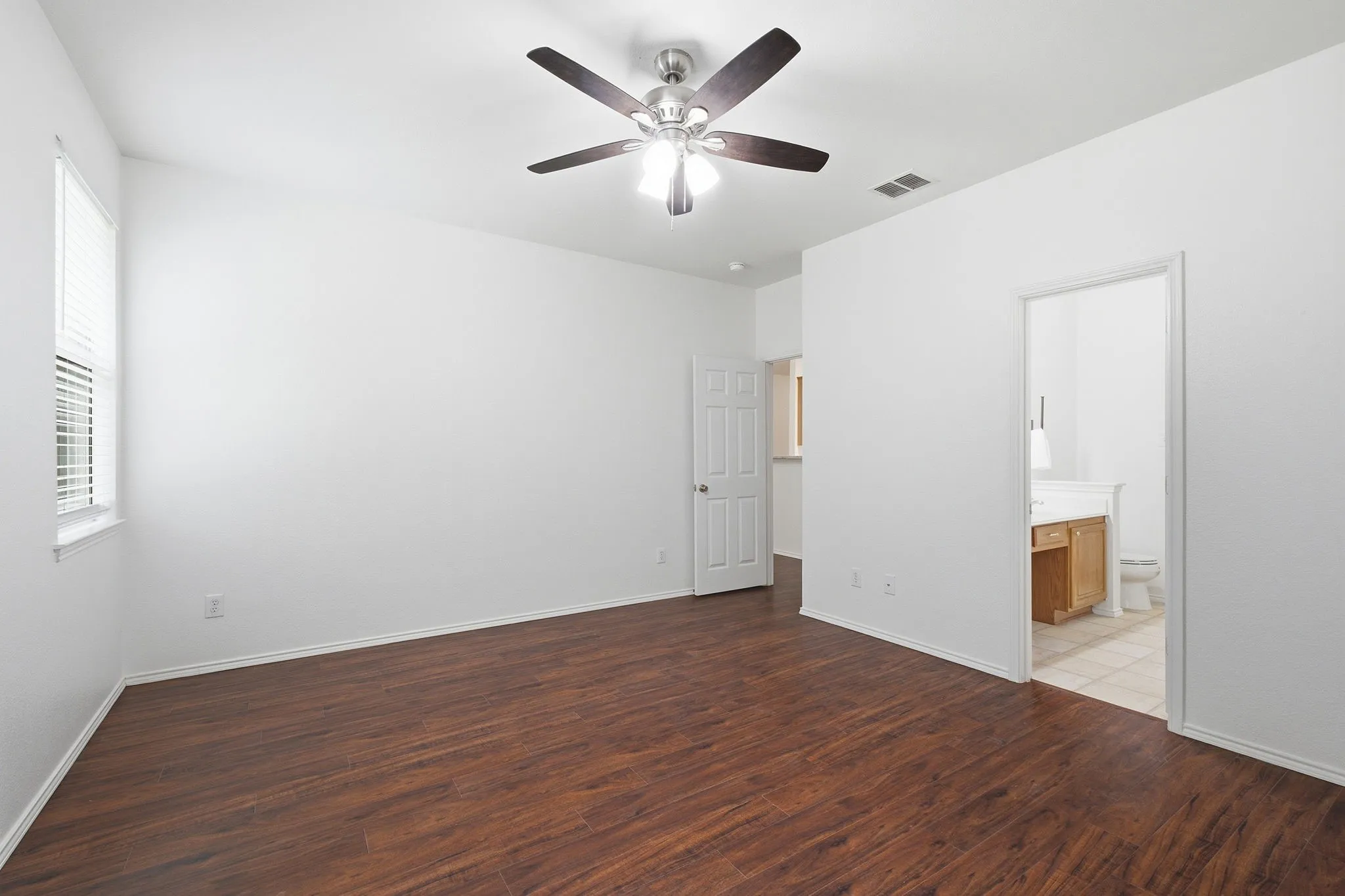 Single Family Residence For Sale in Collin County , 2416 Dalhart Trail, Mc Kinney, Texas 75072, 3 Bedroom, 2 Bathroom, 2 Garage spaces, 1,844 Sqft, built in 2002, mls#21302401, Real Estate Agent in Mc Kinney, Homes For Sale in Collin county, Homes For Sale in Mc Kinney, Realtor in Mc Kinney Texas, Real Estate Brokerage Independent Realty Texas, Luminita Cordes Realtor