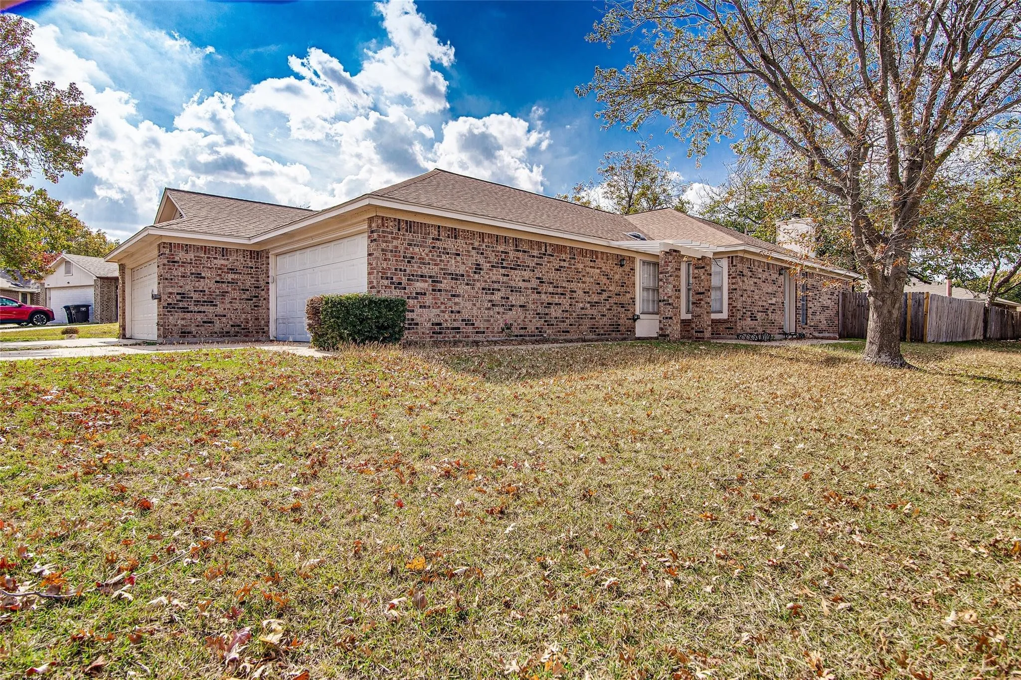 Single Family Residence For Sale in Tarrant County , 7650 Colorado Creek Court, Fort Worth, Texas 76133, 2 Bedroom, 2 Bathroom, 2 Garage spaces, 1,250 Sqft, built in 1982, mls#21306255, Real Estate Agent in Fort Worth, Homes For Sale in Tarrant county, Homes For Sale in Fort Worth, Realtor in Fort Worth Texas, Real Estate Brokerage Independent Realty Texas, Luminita Cordes Realtor