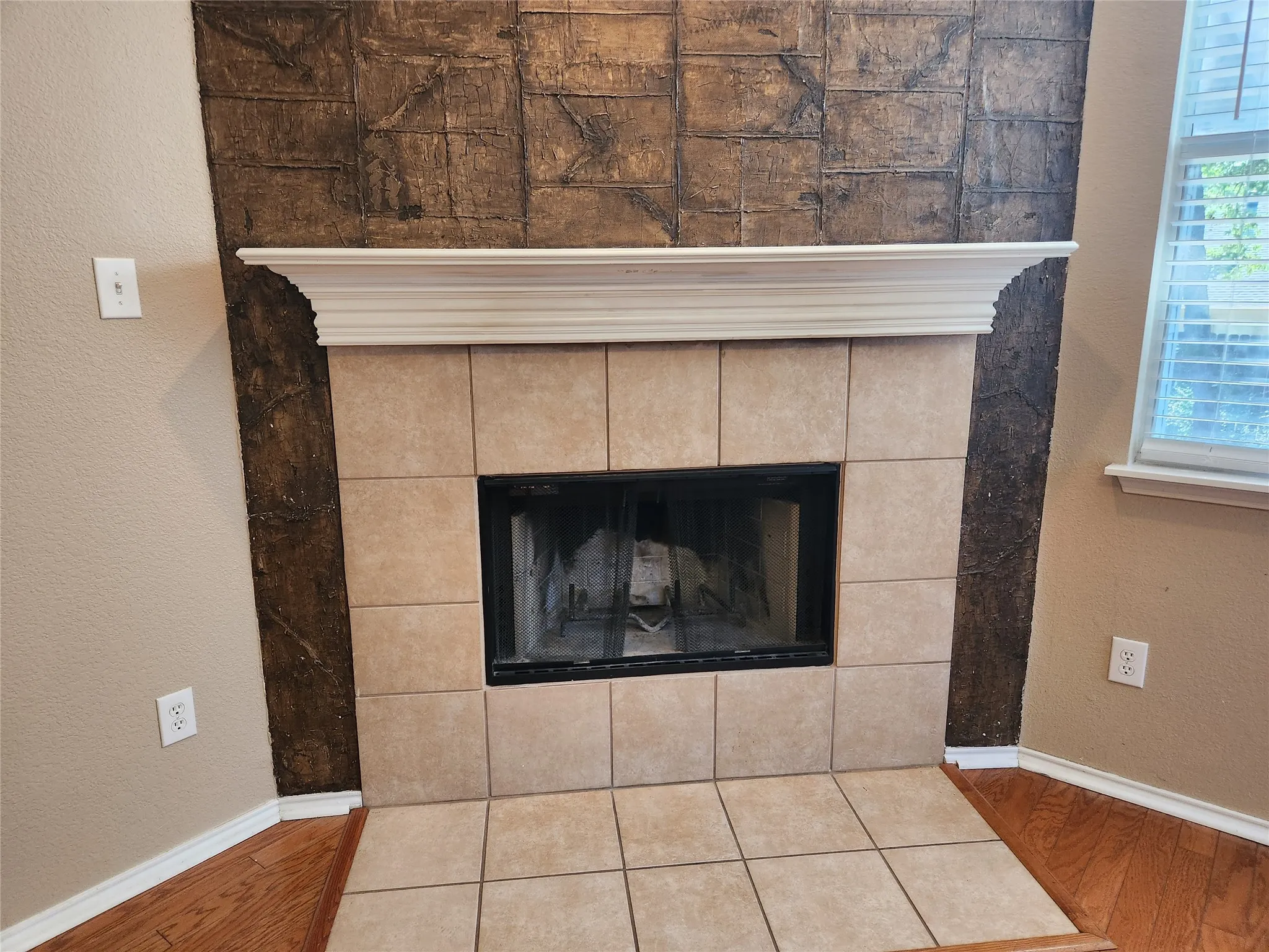 Single Family Residence For Rent in Denton County , 3913 Chimney Rock Drive, Denton, Texas 76210, 4 Bedroom, 2 Bathroom, 2 Garage spaces, 2,038 Sqft, built in 2001, mls#21305569, Real Estate Agent in Denton, Homes For Rent in Denton county, Homes For Rent in Denton, Realtor in Denton Texas, Real Estate Brokerage Independent Realty Texas, Luminita Cordes Realtor