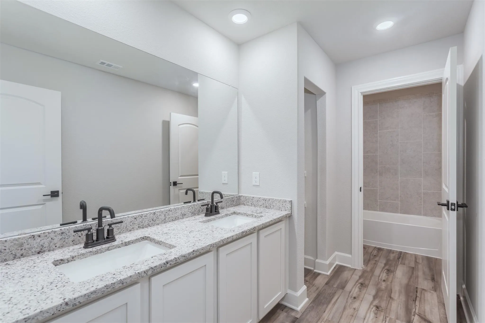 Single Family Residence For Sale in Collin County , 2100 Brentwood Drive, Anna, Texas 75409, 5 Bedrooms, 3 Bathrooms, 2 Garage spaces, 2,700 Sqft, built in 2023, Price $395,000, mls#21306275, Real Estate Agent in Anna, Homes For Sale in Collin county, Homes For Sale in Anna, Realtor in Anna Texas, Real Estate Brokerage Independent Realty Texas, Luminita Cordes Realtor