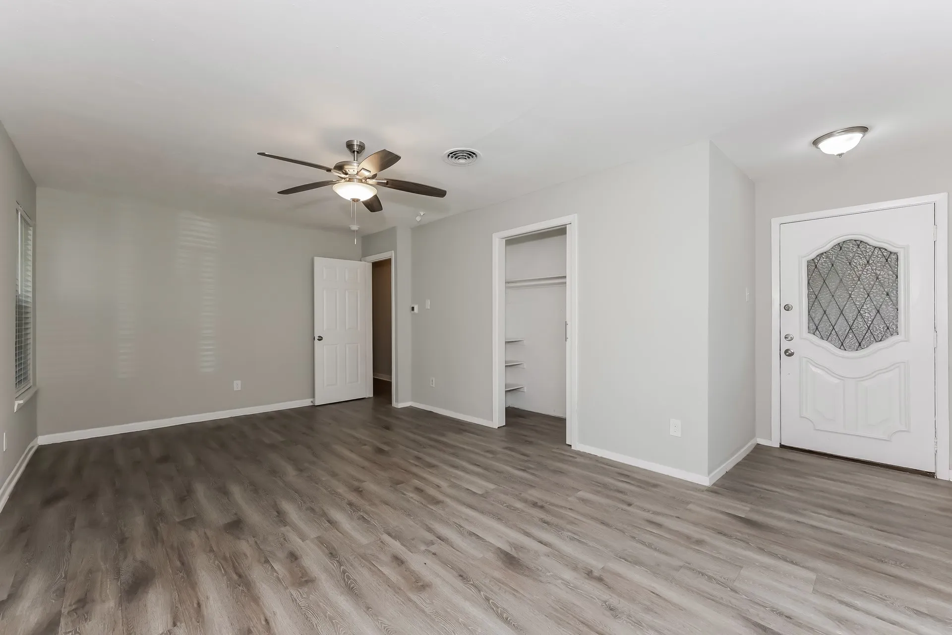 Single Family Residence For Sale in Dallas County , 1327 Templecliff Drive, Dallas, Texas 75217, 3 Bedroom, 2 Bathroom, 2 Garage spaces, 1,614 Sqft, built in 1957, mls#21305666, Real Estate Agent in Dallas, Homes For Sale in Dallas county, Homes For Sale in Dallas, Realtor in Dallas Texas, Real Estate Brokerage Independent Realty Texas, Luminita Cordes Realtor