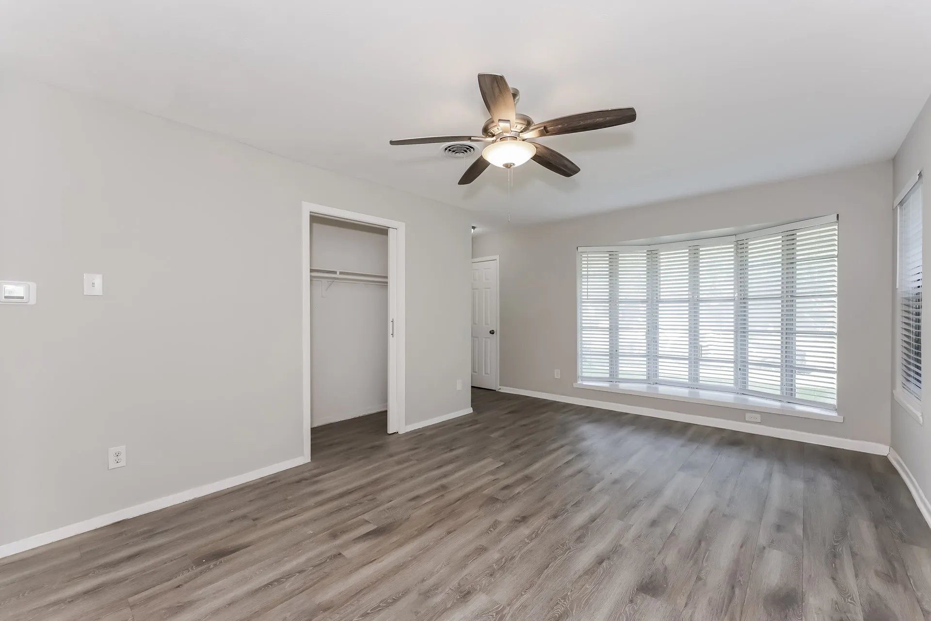 Single Family Residence For Sale in Dallas County , 1327 Templecliff Drive, Dallas, Texas 75217, 3 Bedroom, 2 Bathroom, 2 Garage spaces, 1,614 Sqft, built in 1957, mls#21305666, Real Estate Agent in Dallas, Homes For Sale in Dallas county, Homes For Sale in Dallas, Realtor in Dallas Texas, Real Estate Brokerage Independent Realty Texas, Luminita Cordes Realtor