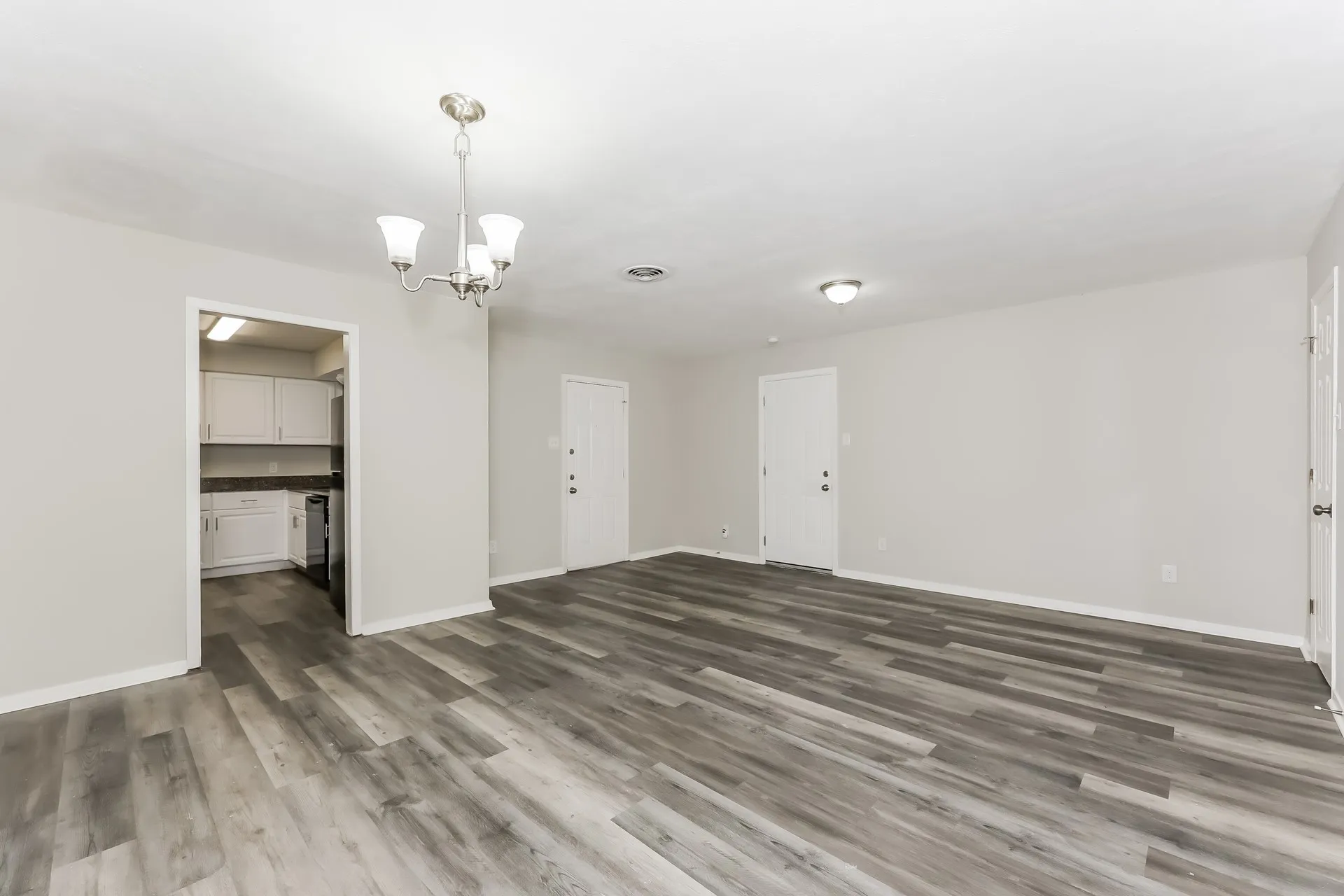 Single Family Residence For Sale in Dallas County , 1327 Templecliff Drive, Dallas, Texas 75217, 3 Bedroom, 2 Bathroom, 2 Garage spaces, 1,614 Sqft, built in 1957, mls#21305666, Real Estate Agent in Dallas, Homes For Sale in Dallas county, Homes For Sale in Dallas, Realtor in Dallas Texas, Real Estate Brokerage Independent Realty Texas, Luminita Cordes Realtor