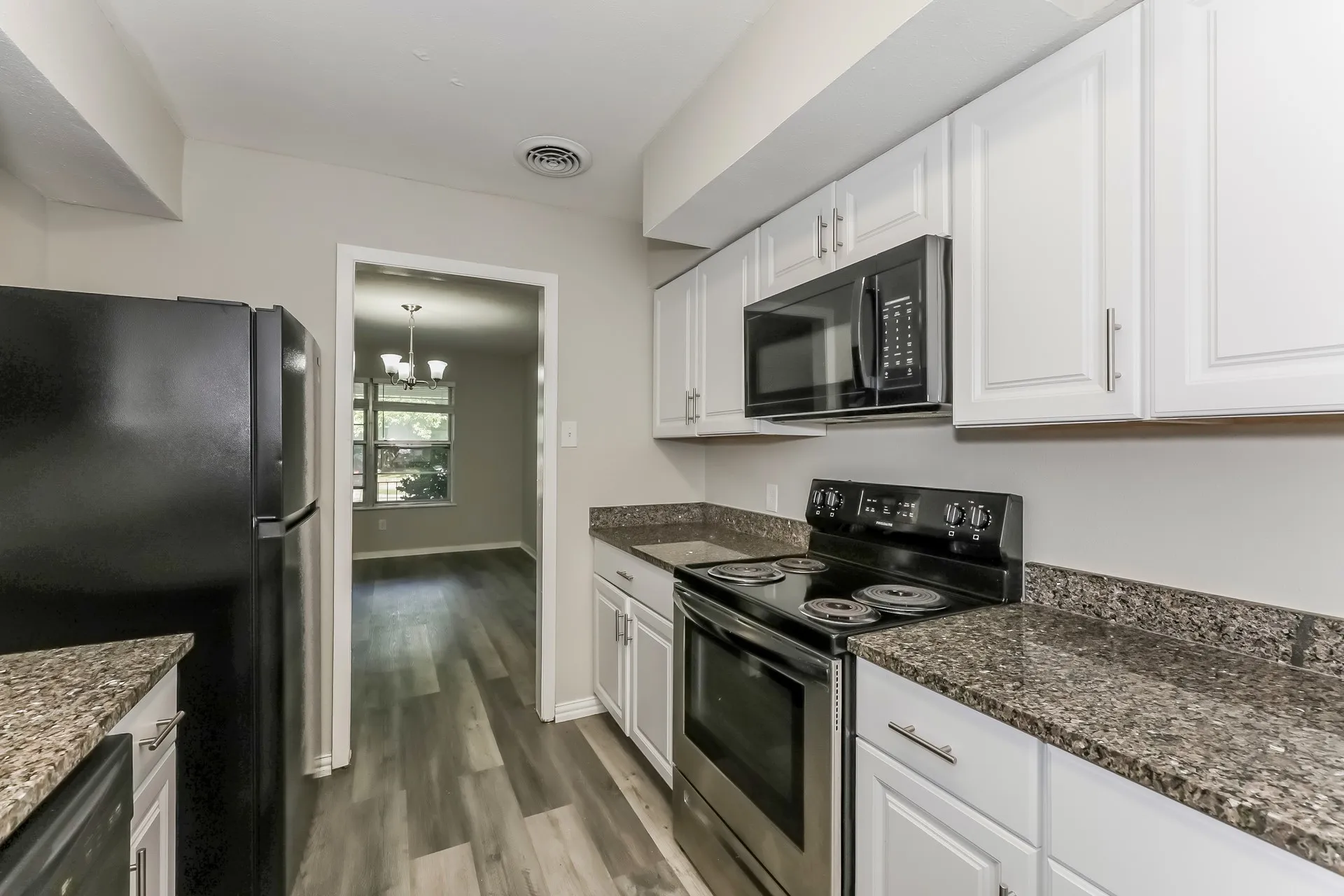 Single Family Residence For Sale in Dallas County , 1327 Templecliff Drive, Dallas, Texas 75217, 3 Bedroom, 2 Bathroom, 2 Garage spaces, 1,614 Sqft, built in 1957, mls#21305666, Real Estate Agent in Dallas, Homes For Sale in Dallas county, Homes For Sale in Dallas, Realtor in Dallas Texas, Real Estate Brokerage Independent Realty Texas, Luminita Cordes Realtor