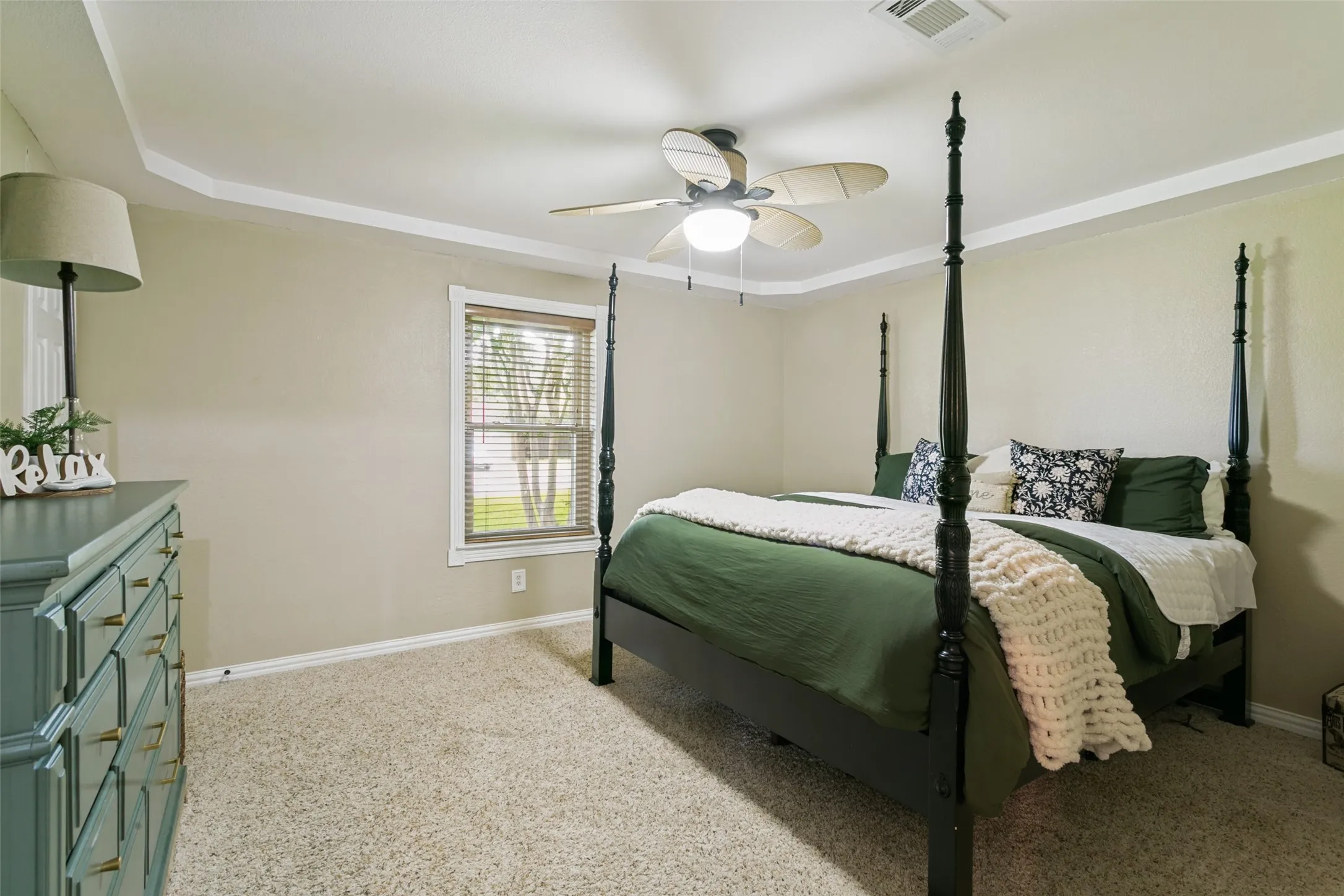 Single Family Residence For Sale in Tarrant County , 7250 Boca Raton Drive, North Richland Hills, Texas 76182, 3 Bedroom, 2 Bathroom, 2 Garage spaces, 2,292 Sqft, built in 1984, mls#21304165, Real Estate Agent in North Richland Hills, Homes For Sale in Tarrant county, Homes For Sale in North Richland Hills, Realtor in North Richland Hills Texas, Real Estate Brokerage Independent Realty Texas, Luminita Cordes Realtor